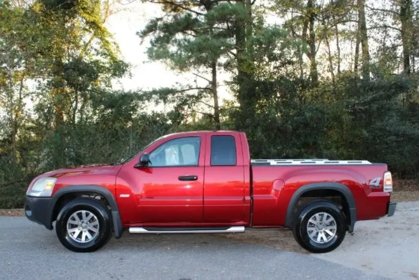 2006 Mitsubishi Raider Duro Cross V8 (1Z7HT32N26S) with an 4.7L V-8 regular unleaded engine, located at 3598 James B White Hwy South, Whiteville, NC, 28472, (910) 642-3196, 34.294846, -78.732613 - 2006 Mitsubishi Raider Duro Cross V8 - Photo#5
