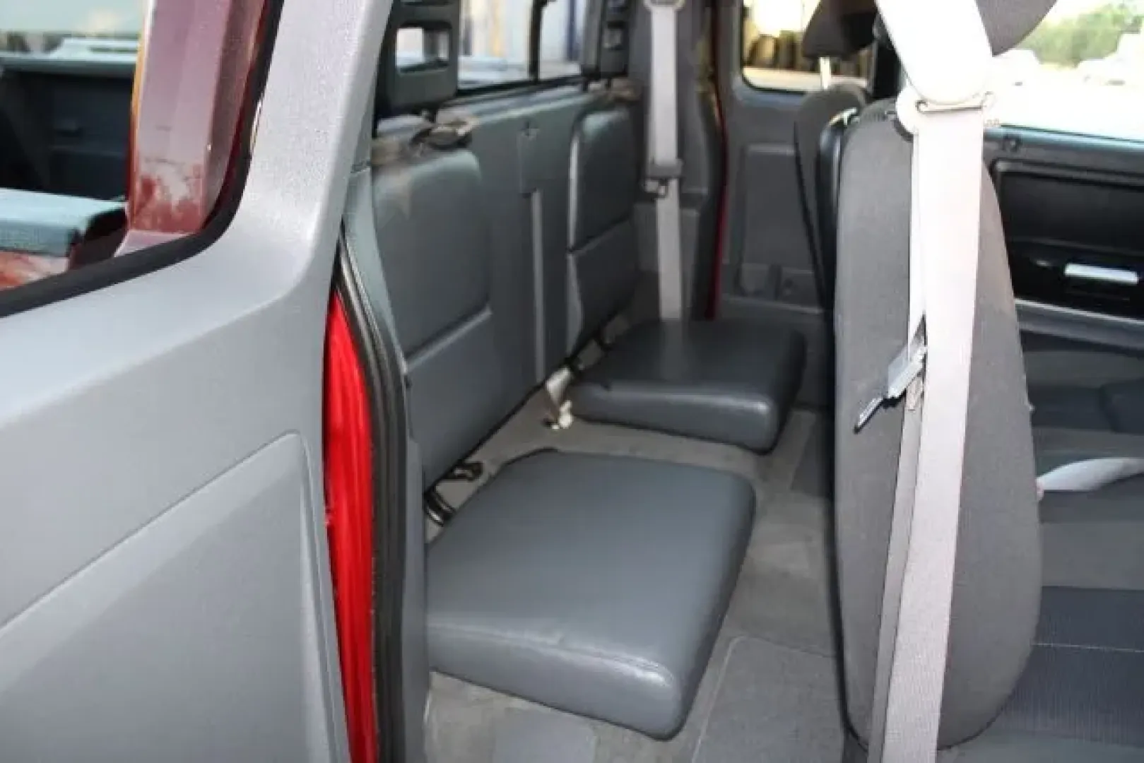 2006 Mitsubishi Raider Duro Cross V8 (1Z7HT32N26S) with an 4.7L V-8 regular unleaded engine, located at 3598 James B White Hwy South, Whiteville, NC, 28472, (910) 642-3196, 34.294846, -78.732613 - 2006 Mitsubishi Raider Duro Cross V8 - Photo#6