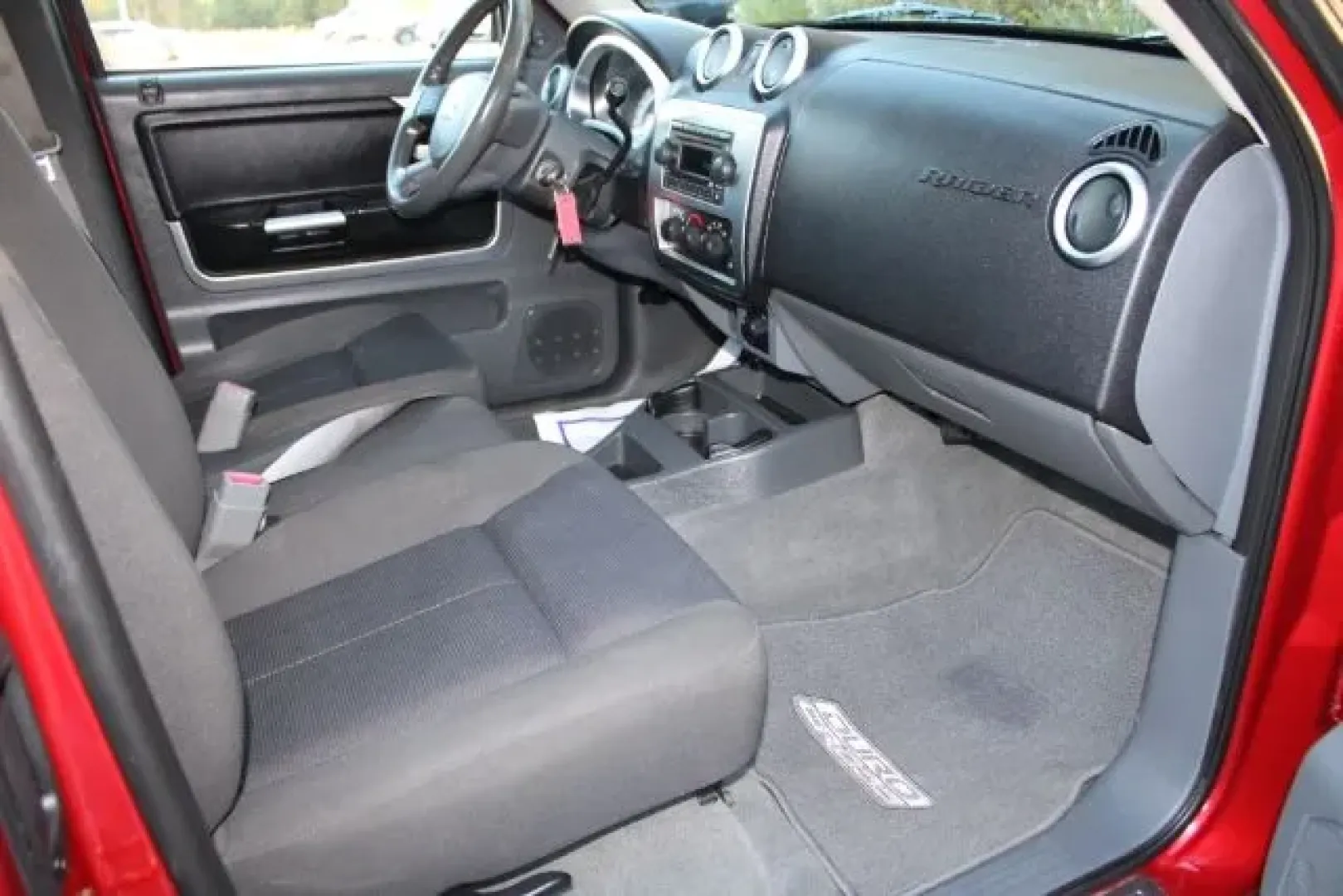 2006 Mitsubishi Raider Duro Cross V8 (1Z7HT32N26S) with an 4.7L V-8 regular unleaded engine, located at 3598 James B White Hwy South, Whiteville, NC, 28472, (910) 642-3196, 34.294846, -78.732613 - 2006 Mitsubishi Raider Duro Cross V8 - Photo#8