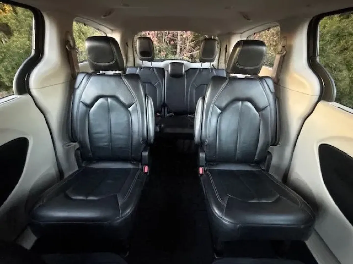 2022 /Black Chrysler Pacifica Touring L (2C4RC1BG7NR) with an 3.6L V-6 DOHC engine, located at 2761 East Hwy 501, Conway, SC, 29526, (843) 331-1151, 33.781528, -78.989883 - Are you ready to elevate your family adventures with a vehicle that combines luxury, space, and functionality? Look no further than this stunning 2022 Chrysler Pacifica Touring L, now available at Car City - Conway. Perfect for growing families, this pre-owned passenger van is designed to enhance yo - Photo#14