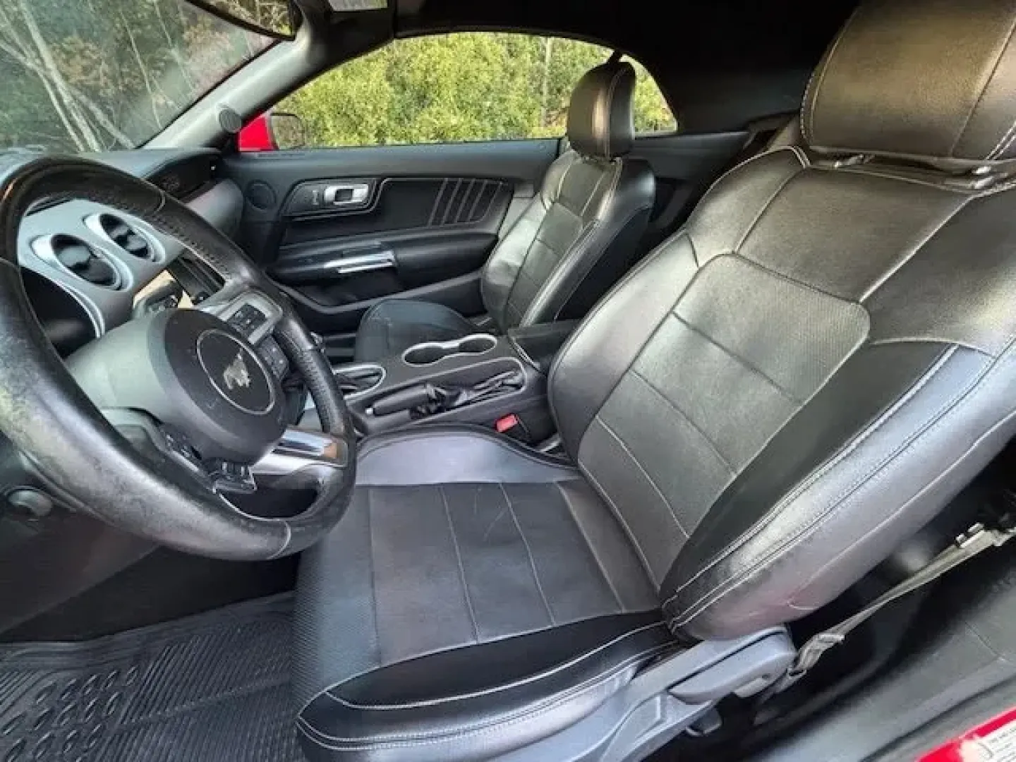 2020 /Ebony Ford Mustang EcoBoost Premium Convertible (1FATP8UH9L5) with an EcoBoost 2.3L I-4 gasoline direct injection engine, located at 2761 East Hwy 501, Conway, SC, 29526, (843) 331-1151, 33.781528, -78.989883 - **Unleash Your Adventurous Spirit with the 2020 Ford Mustang EcoBoost Premium Convertible!** <br /> <br /> Are you ready to elevate your driving experience? Whether you're cruising along the stunning coastal roads of Myrtle Beach or embarking on weekend escapades through the picturesque scenery surr - Photo#11