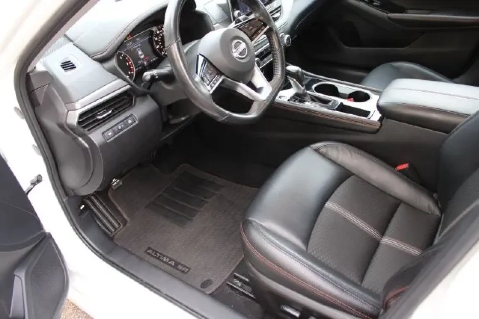 2024 Nissan Altima SR FWD (1N4BL4CV3RN) with an 2.5L I-4 gasoline direct injection engine, located at 3598 James B White Hwy South, Whiteville, NC, 28472, (910) 642-3196, 34.294846, -78.732613 - Are you searching for a reliable and stylish sedan that fits perfectly into your busy lifestyle? Look no further than this stunning 2024 Nissan Altima SR FWD, available now at Car City - Whitesville! This pre-owned vehicle is ideal for families, commuters, and anyone who appreciates quality used veh - Photo#8