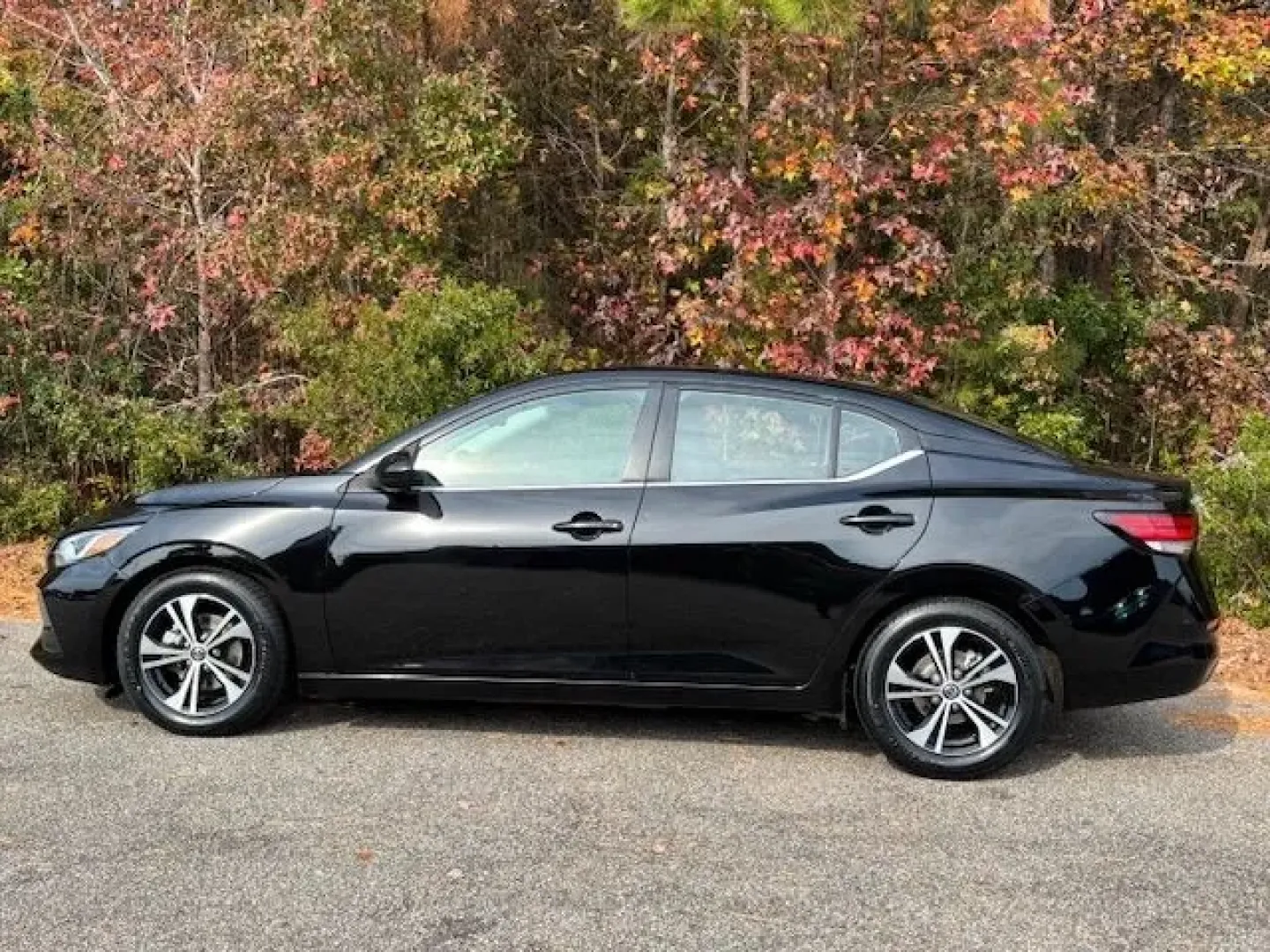 2021 /Charcoal Nissan Sentra SV Xtronic CVT (3N1AB8CV3MY) with an 2L I-4 gasoline direct injection engine, located at 2761 East Hwy 501, Conway, SC, 29526, (843) 331-1151, 33.781528, -78.989883 - **Discover the Perfect Companion for Your Daily Adventures with This 2021 Nissan Sentra SV!**<br /> <br /> Are you on the lookout for a reliable and stylish sedan that's perfect for both your daily commute and weekend getaways? Look no further! This 2021 Nissan Sentra SV, available at Car City - Con - Photo#2