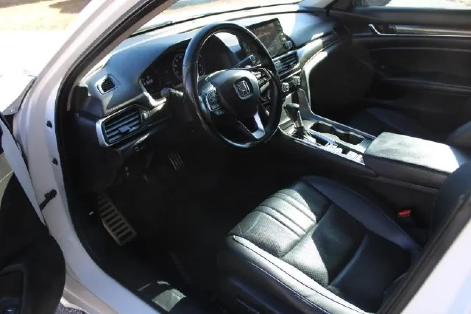 2021 Honda Accord Sport Special Edition (1HGCV1F49MA) with an 1.5L I-4 gasoline direct injection engine, located at 3598 James B White Hwy South, Whiteville, NC, 28472, (910) 642-3196, 34.294846, -78.732613 - **Discover Your Next Adventure with This 2021 Honda Accord Sport Special Edition!**<br /> <br /> Are you ready to elevate your daily commute or embark on weekend adventures with the perfect blend of style, comfort, and reliability? Look no further than this stunning 2021 Honda Accord Sport Special E - Photo#7