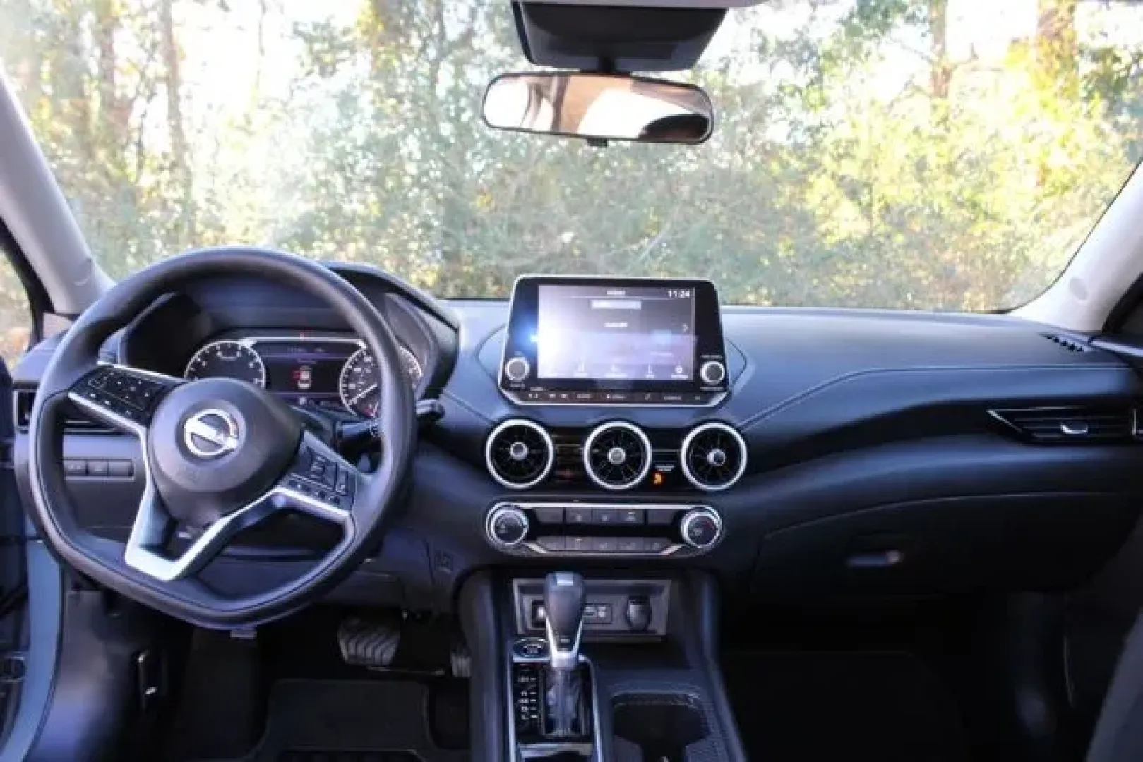 2024 Nissan Sentra SV Xtronic CVT (3N1AB8CV9RY) with an 2L I-4 gasoline direct injection engine, located at 3598 James B White Hwy South, Whiteville, NC, 28472, (910) 642-3196, 34.294846, -78.732613 - **Explore the Open Road with the 2024 Nissan Sentra SV Your Ideal Commuter Companion!**<br /> <br /> Are you searching for a reliable vehicle that perfectly balances style, comfort, and efficiency? Look no further! The 2024 Nissan Sentra SV is tailored for the modern commuter and is ideal for anyon - Photo#6