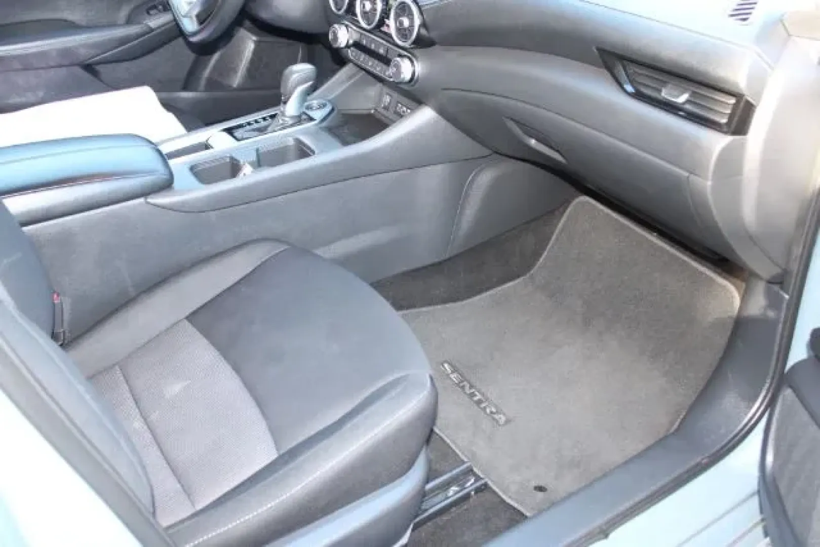 2024 Nissan Sentra SV Xtronic CVT (3N1AB8CV9RY) with an 2L I-4 gasoline direct injection engine, located at 3598 James B White Hwy South, Whiteville, NC, 28472, (910) 642-3196, 34.294846, -78.732613 - **Explore the Open Road with the 2024 Nissan Sentra SV Your Ideal Commuter Companion!**<br /> <br /> Are you searching for a reliable vehicle that perfectly balances style, comfort, and efficiency? Look no further! The 2024 Nissan Sentra SV is tailored for the modern commuter and is ideal for anyon - Photo#9