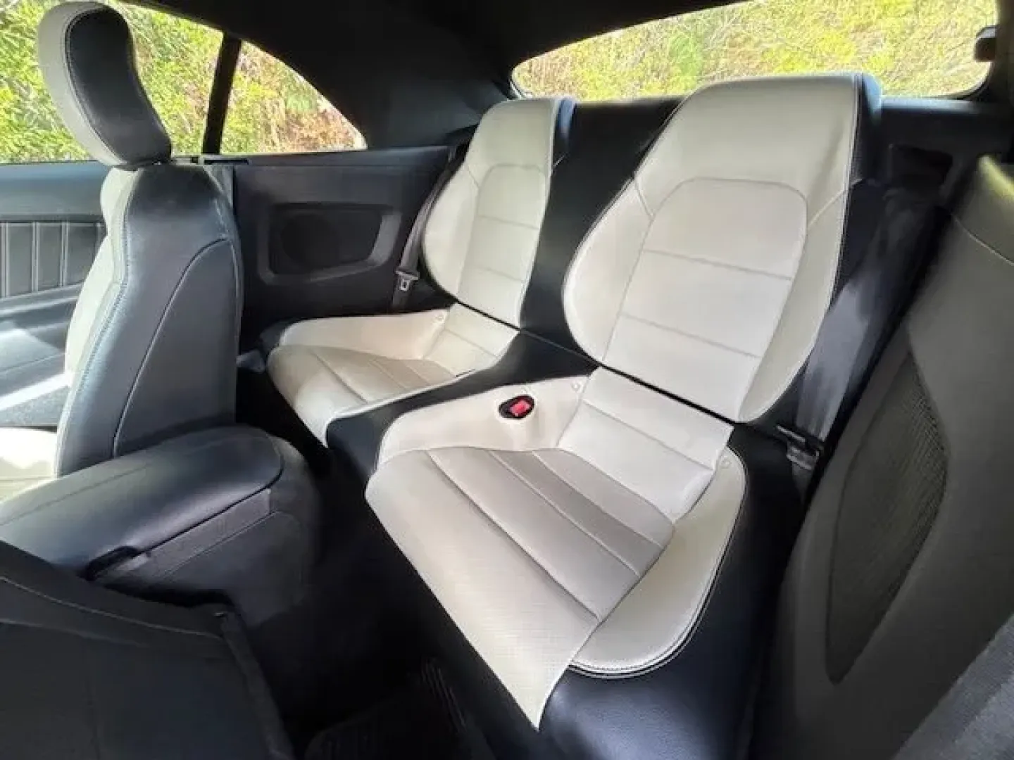 2020 /Ebony Ford Mustang EcoBoost Premium Convertible (1FATP8UH3L5) with an EcoBoost 2.3L I-4 gasoline direct injection engine, located at 2761 East Hwy 501, Conway, SC, 29526, (843) 331-1151, 33.781528, -78.989883 - **Experience the Thrill of the Open Road with the 2020 Ford Mustang EcoBoost Premium Convertible!**<br /> <br /> Are you ready to turn heads and feel the wind in your hair? Whether you're embarking on weekend adventures or simply looking to elevate your daily commute, our stunning 2020 Ford Mustang - Photo#12