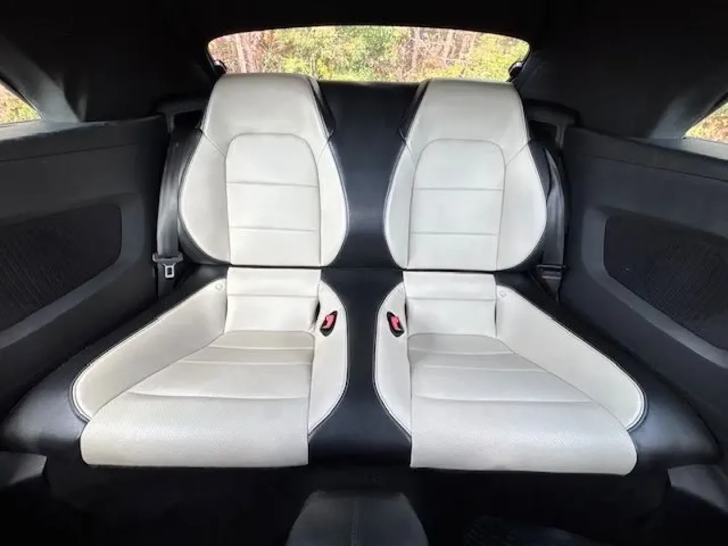 2020 /Ebony Ford Mustang EcoBoost Premium Convertible (1FATP8UH3L5) with an EcoBoost 2.3L I-4 gasoline direct injection engine, located at 2761 East Hwy 501, Conway, SC, 29526, (843) 331-1151, 33.781528, -78.989883 - **Experience the Thrill of the Open Road with the 2020 Ford Mustang EcoBoost Premium Convertible!**<br /> <br /> Are you ready to turn heads and feel the wind in your hair? Whether you're embarking on weekend adventures or simply looking to elevate your daily commute, our stunning 2020 Ford Mustang - Photo#13