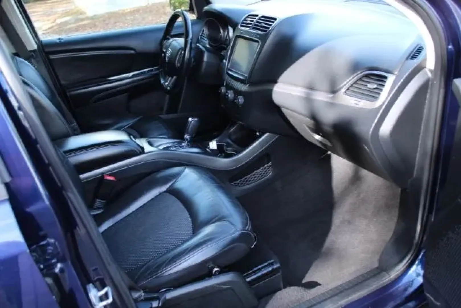 2020 Dodge Journey Crossroad (3C4PDCGB7LT) with an 2.4L L4 DOHC 16V engine, 4-Speed Automatic transmission, located at 3598 James B White Hwy South, Whiteville, NC, 28472, (910) 642-3196, 34.294846, -78.732613 - Are you ready to elevate your family adventures or weekend getaways? Look no further than this 2020 Dodge Journey Crossroad, available now at Car City - Whitesville. This spacious and versatile SUV is designed to keep you and your loved ones comfortable while navigating the scenic roads of Whitevill - Photo#9