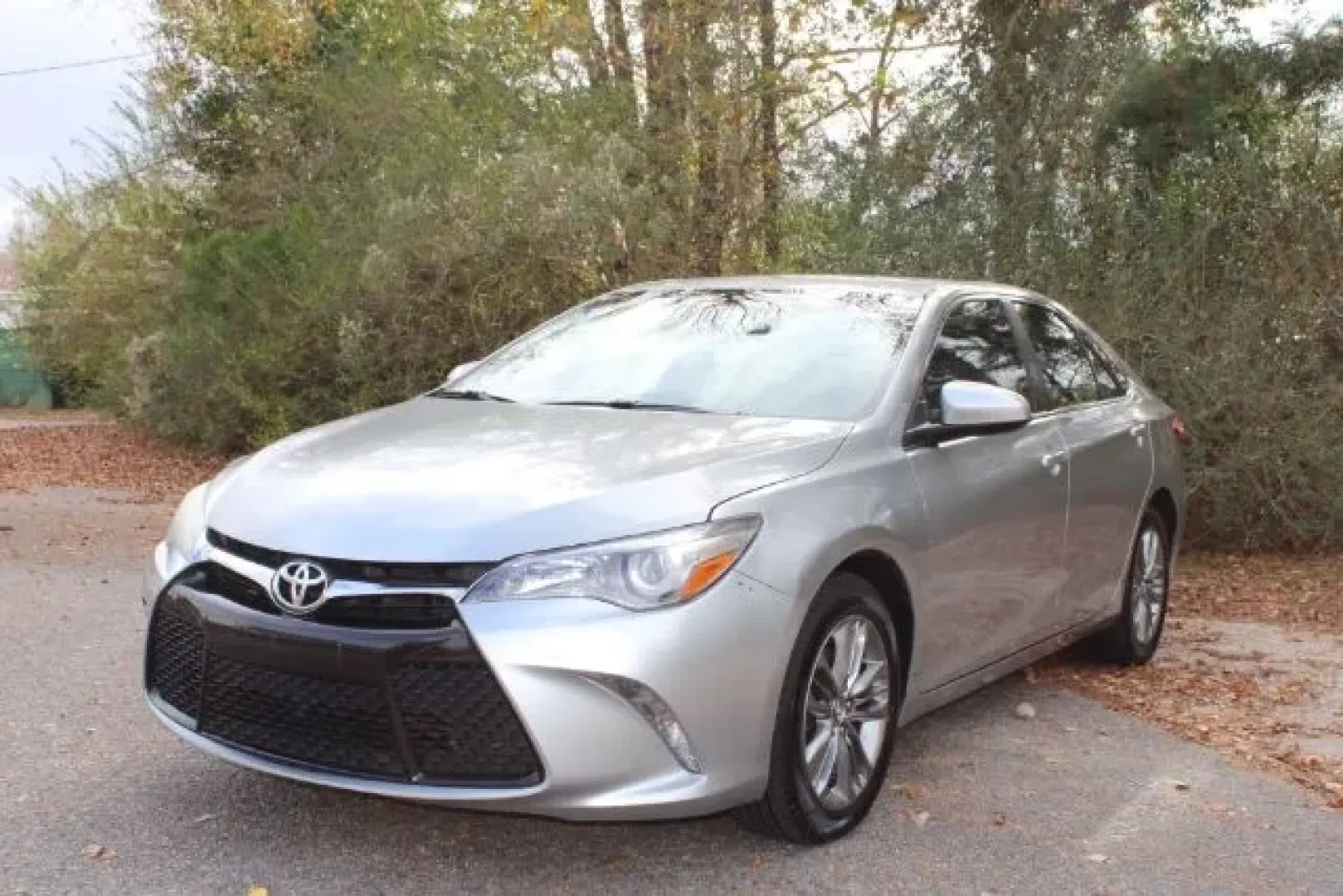 2017 /LIGHT GRAY LEATHERET Toyota Camry SE (4T1BF1FKXHU) with an 2.5L L4 DOHC 16V engine, 6-Speed Automatic transmission, located at 3598 James B White Hwy South, Whiteville, NC, 28472, (910) 642-3196, 34.294846, -78.732613 - Looking for a reliable vehicle that effortlessly fits into your lifestyle? Whether you're commuting to work, running errands around Whiteville, or planning a weekend getaway, the 2017 Toyota Camry SE is an outstanding choice for anyone seeking the perfect blend of comfort, efficiency, and style. Ava - Photo#0