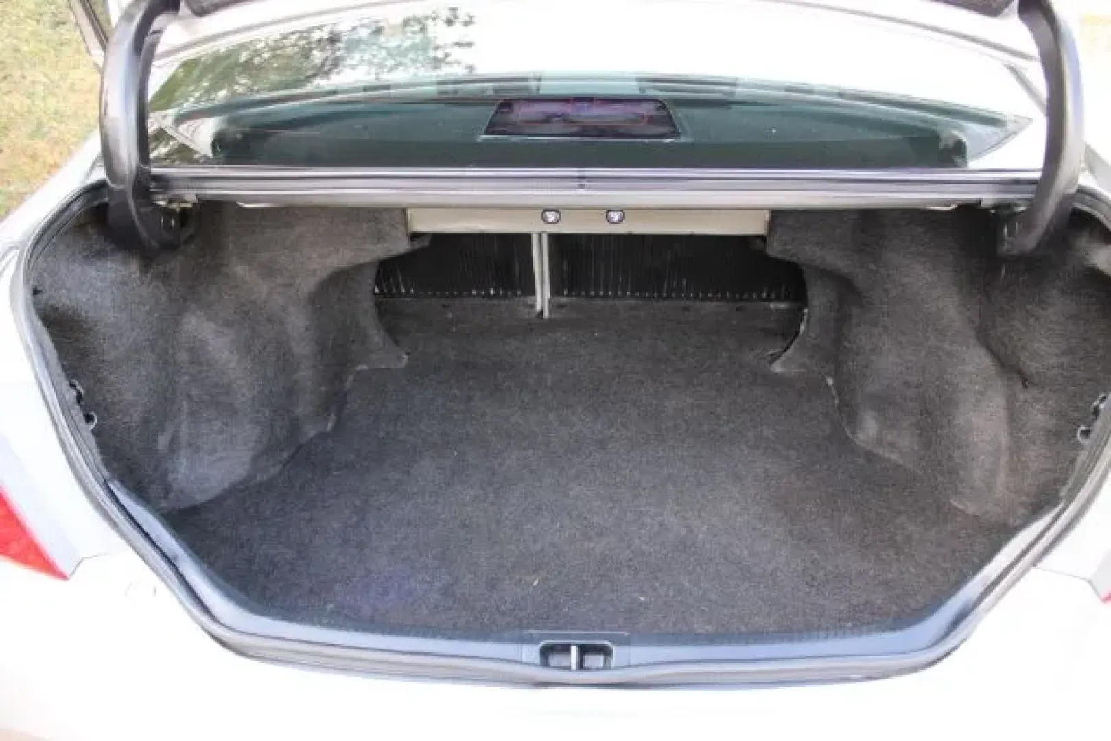 2017 /LIGHT GRAY LEATHERET Toyota Camry SE (4T1BF1FKXHU) with an 2.5L L4 DOHC 16V engine, 6-Speed Automatic transmission, located at 2761 East Hwy 501, Conway, SC, 29526, (843) 331-1151, 33.781528, -78.989883 - Looking for a reliable vehicle that effortlessly fits into your lifestyle? Whether you're commuting to work, running errands around Whiteville, or planning a weekend getaway, the 2017 Toyota Camry SE is an outstanding choice for anyone seeking the perfect blend of comfort, efficiency, and style. Ava - Photo#6