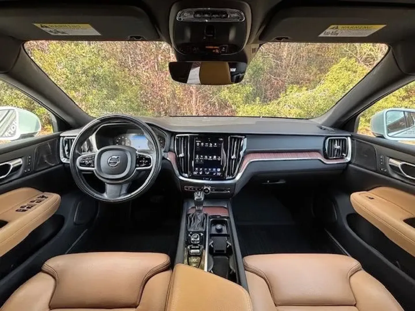 2019 /Amber Volvo S60 T6 Inscription (7JRA22TL8KG) with an Drive-E 2L I-4 gasoline direct injection engine, located at 2761 East Hwy 501, Conway, SC, 29526, (843) 331-1151, 33.781528, -78.989883 - **Elevate Your Daily Drive with the 2019 Volvo S60 T6 Inscription at Car City - Conway!**<br /> <br /> Imagine gliding through the streets of Conway, SC, in a luxurious 2019 Volvo S60 T6 Inscription, an ideal companion for both your daily commute and weekend getaways. With its elegant design and sop - Photo#8