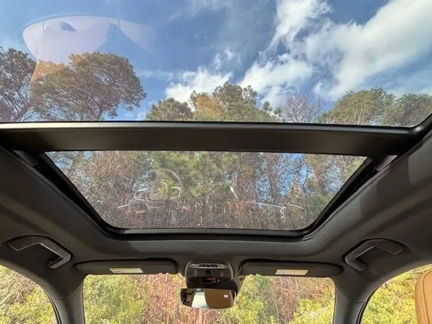 2019 /Amber Volvo S60 T6 Inscription (7JRA22TL8KG) with an Drive-E 2L I-4 gasoline direct injection engine, located at 2761 East Hwy 501, Conway, SC, 29526, (843) 331-1151, 33.781528, -78.989883 - **Elevate Your Daily Drive with the 2019 Volvo S60 T6 Inscription at Car City - Conway!**<br /> <br /> Imagine gliding through the streets of Conway, SC, in a luxurious 2019 Volvo S60 T6 Inscription, an ideal companion for both your daily commute and weekend getaways. With its elegant design and sop - Photo#9