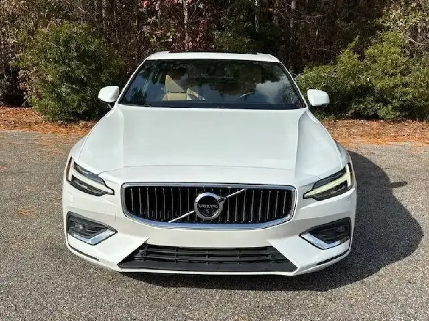 2019 /Amber Volvo S60 T6 Inscription (7JRA22TL8KG) with an Drive-E 2L I-4 gasoline direct injection engine, 8A transmission, located at 2761 East Hwy 501, Conway, SC, 29526, (843) 331-1151, 33.781528, -78.989883 - **Elevate Your Daily Drive with the 2019 Volvo S60 T6 Inscription at Car City - Conway!**<br /> <br /> Imagine gliding through the streets of Conway, SC, in a luxurious 2019 Volvo S60 T6 Inscription, an ideal companion for both your daily commute and weekend getaways. With its elegant design and sop - Photo#4