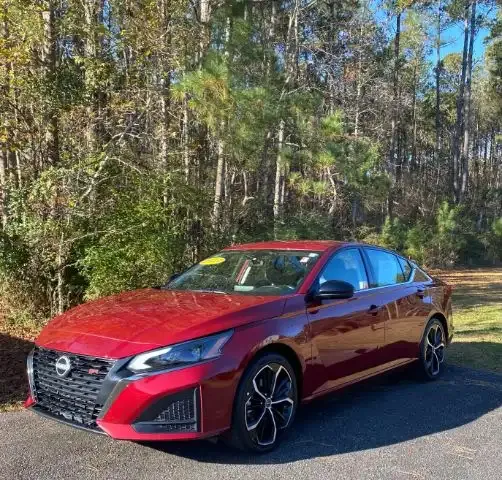 photo of 2024 Nissan Altima SR FWD