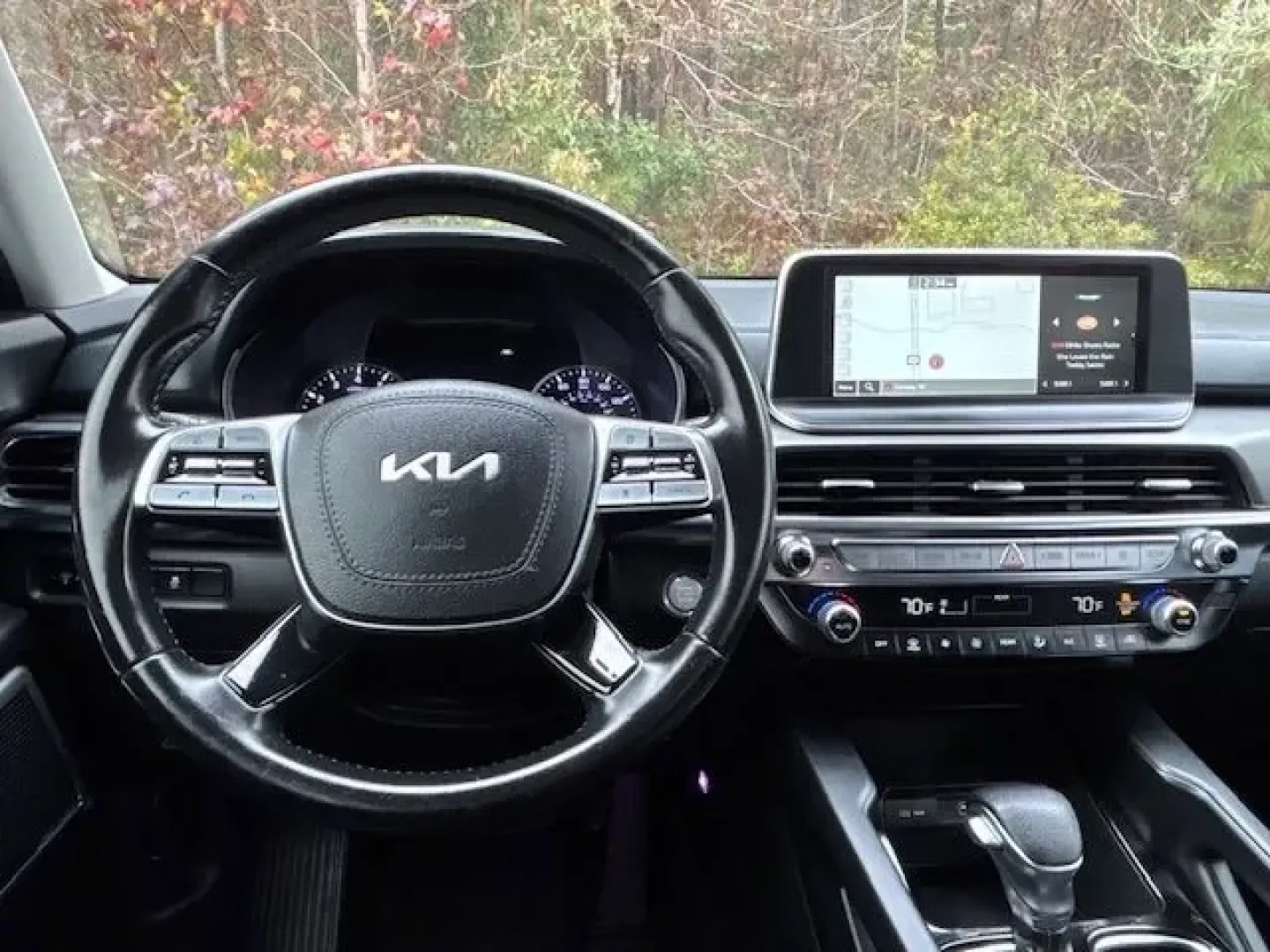 2022 /Black Kia Telluride LX (5XYP2DHC0NG) with an LAMBDA II 3.8L V-6 gasoline direct injection engine, located at 2761 East Hwy 501, Conway, SC, 29526, (843) 331-1151, 33.781528, -78.989883 - **Experience Unmatched Adventure with the 2022 Kia Telluride LX Your Next Family SUV Awaits!**<br /> <br /> Are you ready to elevate your weekends and family outings? The 2022 Kia Telluride LX is designed for those who crave adventure without sacrificing comfort and safety. Perfect for growing fami - Photo#7