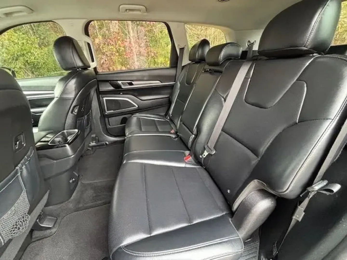 2022 /Black Kia Telluride LX (5XYP2DHC0NG) with an LAMBDA II 3.8L V-6 gasoline direct injection engine, located at 2761 East Hwy 501, Conway, SC, 29526, (843) 331-1151, 33.781528, -78.989883 - **Experience Unmatched Adventure with the 2022 Kia Telluride LX Your Next Family SUV Awaits!**<br /> <br /> Are you ready to elevate your weekends and family outings? The 2022 Kia Telluride LX is designed for those who crave adventure without sacrificing comfort and safety. Perfect for growing fami - Photo#11