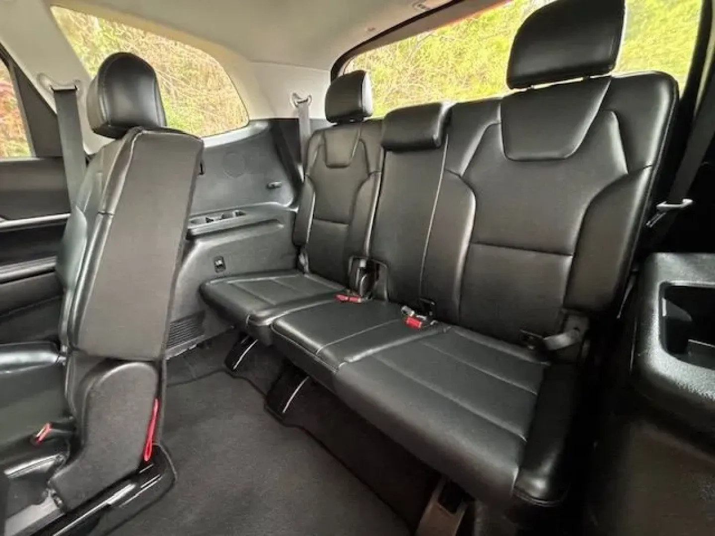 2022 /Black Kia Telluride LX (5XYP2DHC0NG) with an LAMBDA II 3.8L V-6 gasoline direct injection engine, located at 2761 East Hwy 501, Conway, SC, 29526, (843) 331-1151, 33.781528, -78.989883 - **Experience Unmatched Adventure with the 2022 Kia Telluride LX Your Next Family SUV Awaits!**<br /> <br /> Are you ready to elevate your weekends and family outings? The 2022 Kia Telluride LX is designed for those who crave adventure without sacrificing comfort and safety. Perfect for growing fami - Photo#12