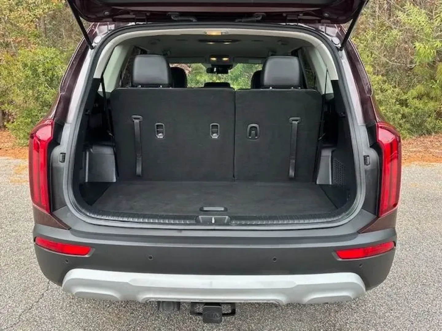 2022 /Black Kia Telluride LX (5XYP2DHC0NG) with an LAMBDA II 3.8L V-6 gasoline direct injection engine, located at 2761 East Hwy 501, Conway, SC, 29526, (843) 331-1151, 33.781528, -78.989883 - **Experience Unmatched Adventure with the 2022 Kia Telluride LX Your Next Family SUV Awaits!**<br /> <br /> Are you ready to elevate your weekends and family outings? The 2022 Kia Telluride LX is designed for those who crave adventure without sacrificing comfort and safety. Perfect for growing fami - Photo#14