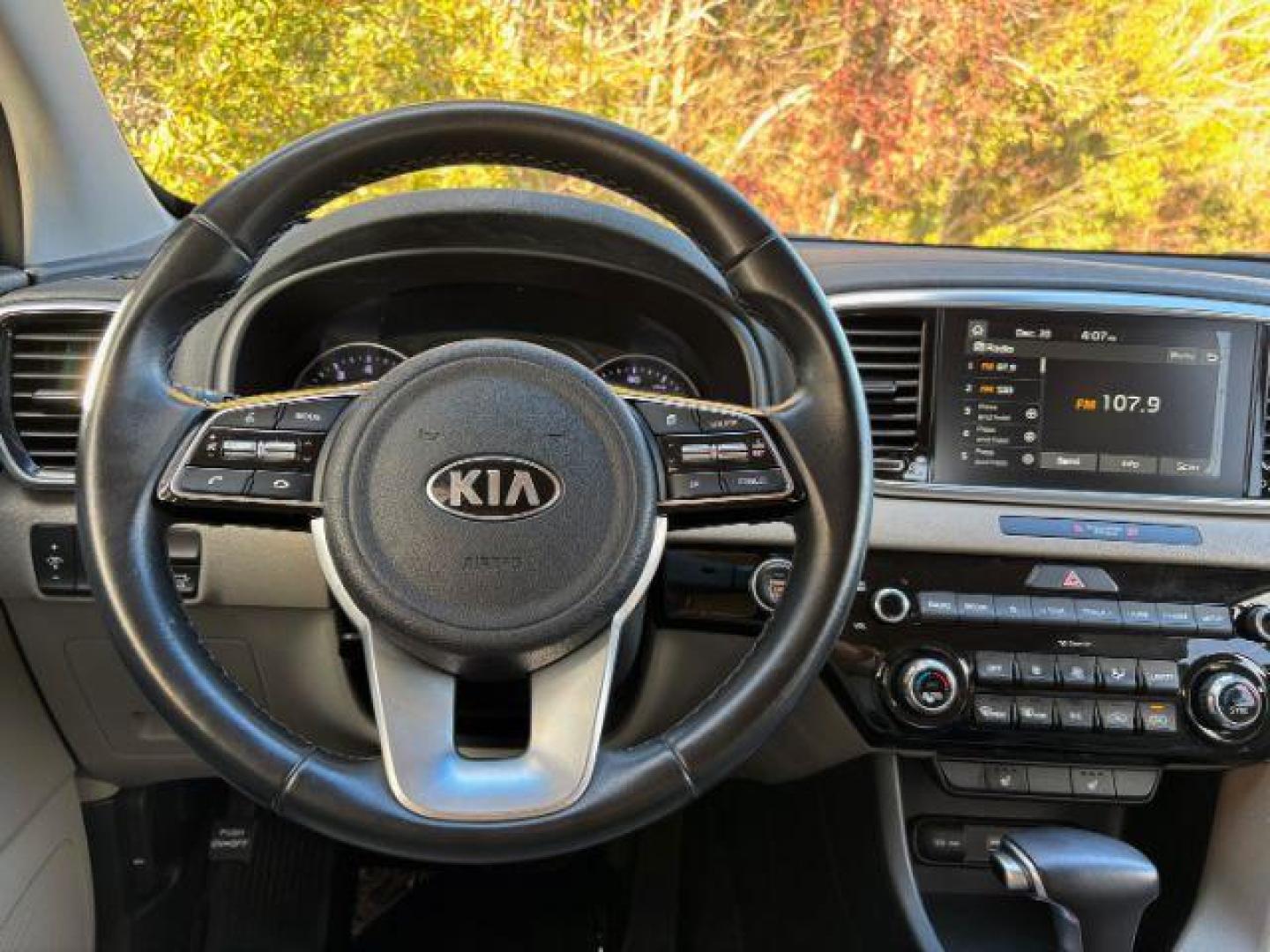 2021 /Gray, leather Kia Sportage EX FWD (KNDPN3AC8M7) with an 2.4L V6 DOHC 24V engine, 6-Speed Automatic transmission, located at 2761 East Hwy 501, Conway, SC, 29526, (843) 331-1151, 33.781528, -78.989883 - 2021 Kia Sportage EX FWD - Photo#6
