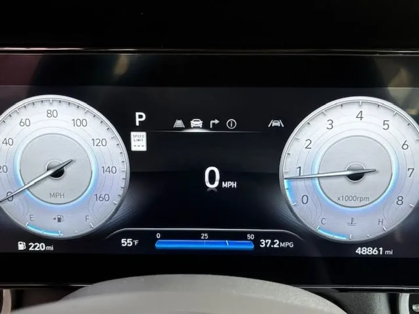 2024 /Medium Gray Hyundai Elantra SEL (KMHLM4DG6RU) with an Nu PE 2L I-4 DOHC engine, located at 2761 East Hwy 501, Conway, SC, 29526, (843) 331-1151, 33.781528, -78.989883 - ### Discover Your Next Adventure with the 2024 Hyundai Elantra SEL at Car City - Conway!<br /> <br /> Are you ready to elevate your daily commute or embark on weekend adventures? The 2024 Hyundai Elantra SEL, now available at Car City - Conway, is the perfect companion for anyone seeking a blend of - Photo#6