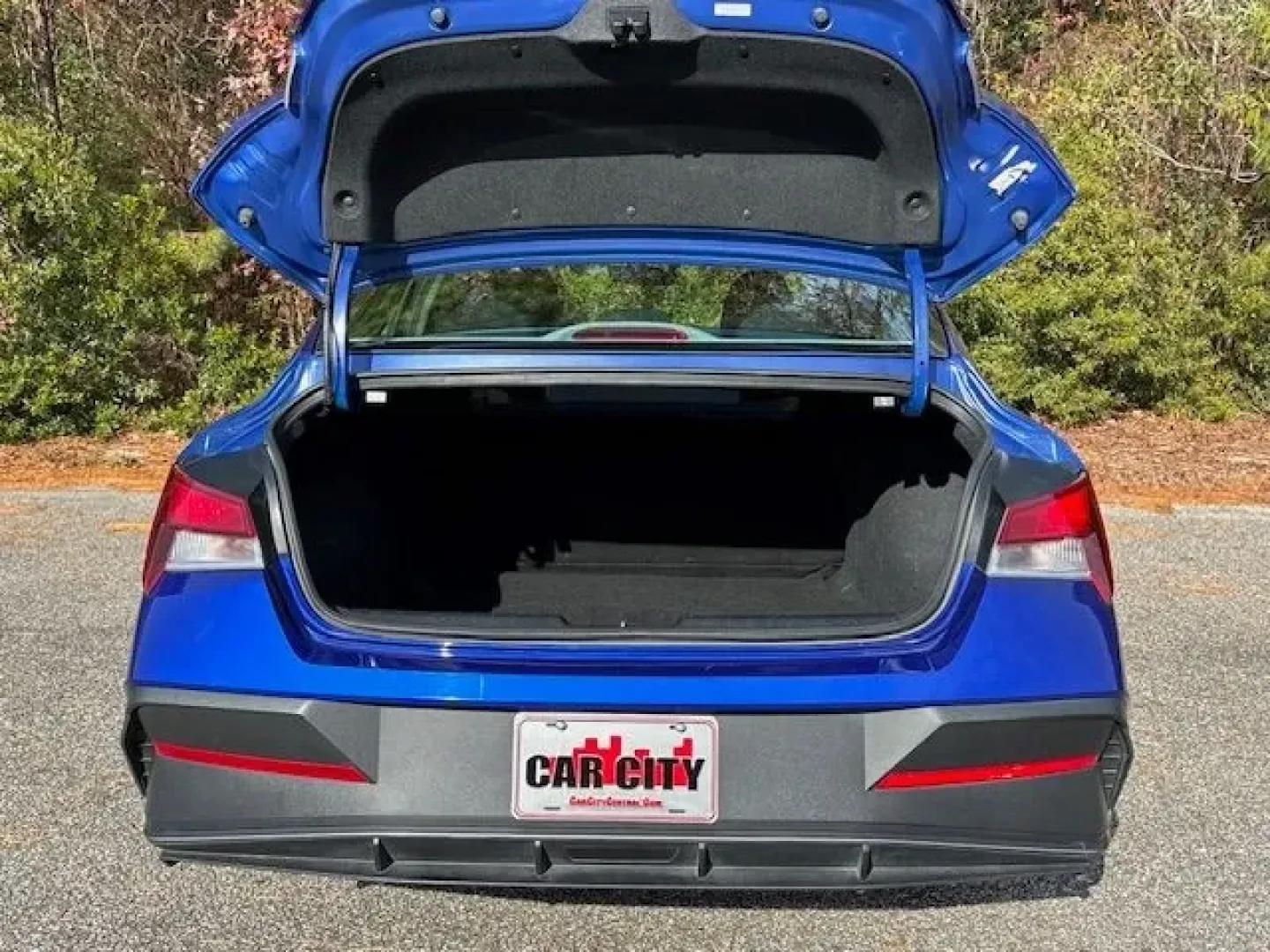 2024 /Medium Gray Hyundai Elantra SEL (KMHLM4DG6RU) with an Nu PE 2L I-4 DOHC engine, located at 2761 East Hwy 501, Conway, SC, 29526, (843) 331-1151, 33.781528, -78.989883 - ### Discover Your Next Adventure with the 2024 Hyundai Elantra SEL at Car City - Conway!<br /> <br /> Are you ready to elevate your daily commute or embark on weekend adventures? The 2024 Hyundai Elantra SEL, now available at Car City - Conway, is the perfect companion for anyone seeking a blend of - Photo#13