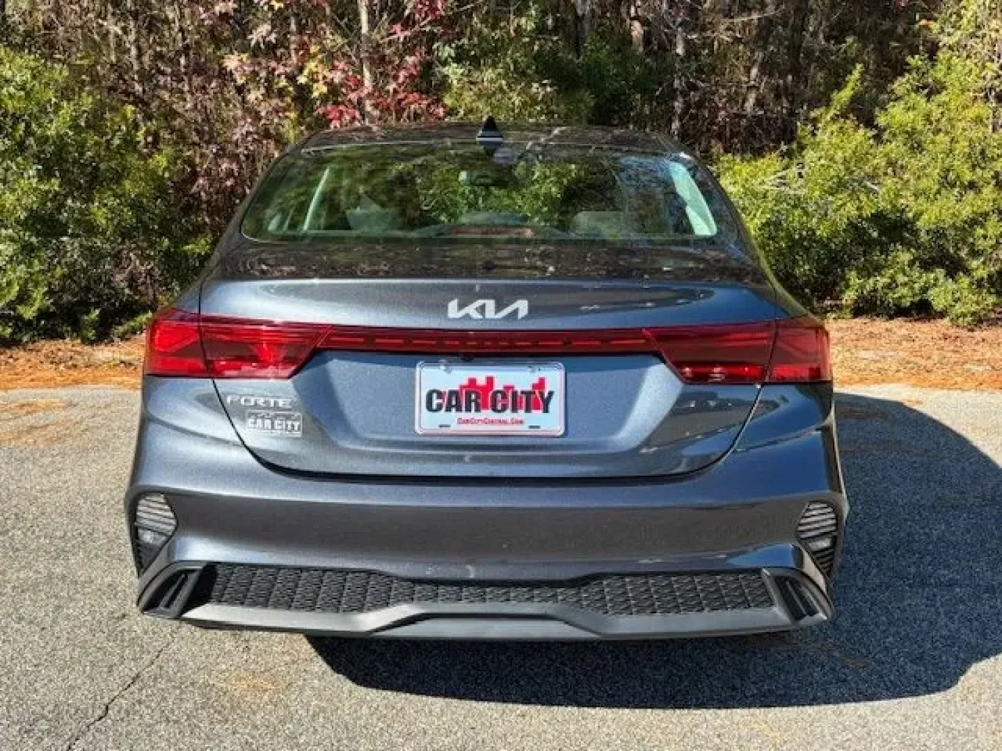 2023 /Black Kia Forte LXS (3KPF24AD1PE) with an 2L I-4 DOHC engine, located at 2761 East Hwy 501, Conway, SC, 29526, (843) 331-1151, 33.781528, -78.989883 - ### Elevate Your Daily Drive with This 2023 Kia Forte LXS at Car City - Conway!<br /> <br /> Are you searching for a car that perfectly blends style, comfort, and reliability for your everyday journeys? Look no further than this stunning 2023 Kia Forte LXS! Ideal for budget-conscious buyers and grow - Photo#5