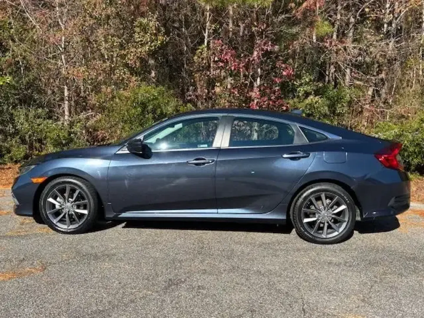 2019 /Black Honda Civic EX (19XFC1F39KE) with an 1.5L I-4 gasoline direct injection engine, CVT transmission, located at 2761 East Hwy 501, Conway, SC, 29526, (843) 331-1151, 33.781528, -78.989883 - **Experience the Perfect Blend of Comfort and Efficiency with the 2019 Honda Civic EX!**<br /> <br /> Are you in search of a reliable and stylish sedan that fits seamlessly into your busy lifestyle? Look no further than the 2019 Honda Civic EX, available now at Car City - Conway! This exceptional pr - Photo#2