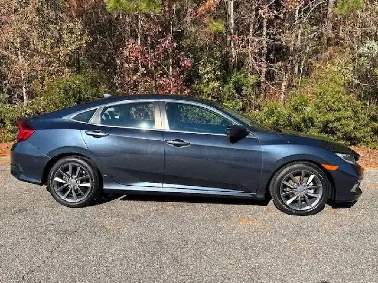 2019 /Black Honda Civic EX (19XFC1F39KE) with an 1.5L I-4 gasoline direct injection engine, CVT transmission, located at 2761 East Hwy 501, Conway, SC, 29526, (843) 331-1151, 33.781528, -78.989883 - **Experience the Perfect Blend of Comfort and Efficiency with the 2019 Honda Civic EX!**<br /> <br /> Are you in search of a reliable and stylish sedan that fits seamlessly into your busy lifestyle? Look no further than the 2019 Honda Civic EX, available now at Car City - Conway! This exceptional pr - Photo#3