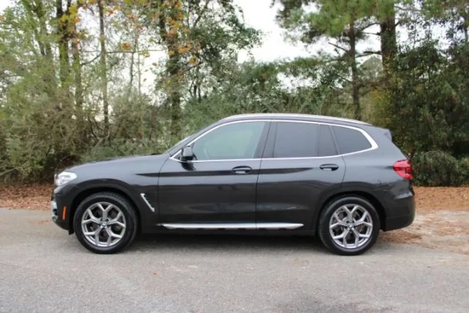 2020 BMW X3 sDrive30i (5UXTY3C01L9) with an 2L I-4 gasoline direct injection engine, located at 3598 James B White Hwy South, Whiteville, NC, 28472, (910) 642-3196, 34.294846, -78.732613 - 2020 BMW X3 sDrive30i - Photo#3