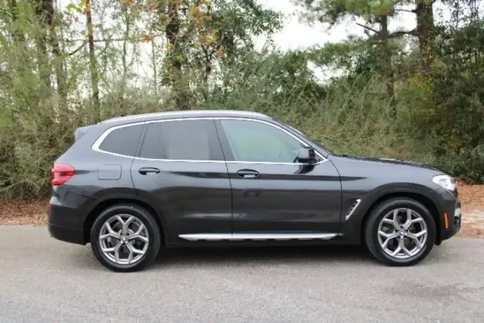 2020 BMW X3 sDrive30i (5UXTY3C01L9) with an 2L I-4 gasoline direct injection engine, 8A transmission, located at 3598 James B White Hwy South, Whiteville, NC, 28472, (910) 642-3196, 34.294846, -78.732613 - **Discover Luxury and Performance with Our 2020 BMW X3 in Whiteville, NC!**<br /> <br /> Are you ready to elevate your driving experience? Meet the 2020 BMW X3, a stunning sport utility vehicle designed for active lifestyles and discerning drivers. Whether you're commuting to work, running errands i - Photo#4
