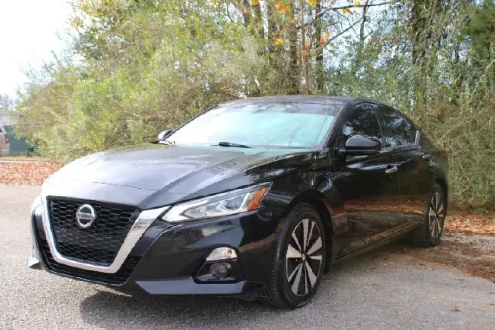 2022 Nissan Altima 2.5 SL (1N4BL4EV0NN) with an 2.5L I-4 gasoline direct injection engine, located at 3598 James B White Hwy South, Whiteville, NC, 28472, (910) 642-3196, 34.294846, -78.732613 - **Elevate Your Daily Commute with the 2022 Nissan Altima 2.5 SL at Car City - Whitesville!**<br /> <br /> Are you in the market for a reliable sedan that seamlessly blends style, comfort, and technology? Look no further than the 2022 Nissan Altima 2.5 SL, available now at Car City - Whitesville, the - Photo#0