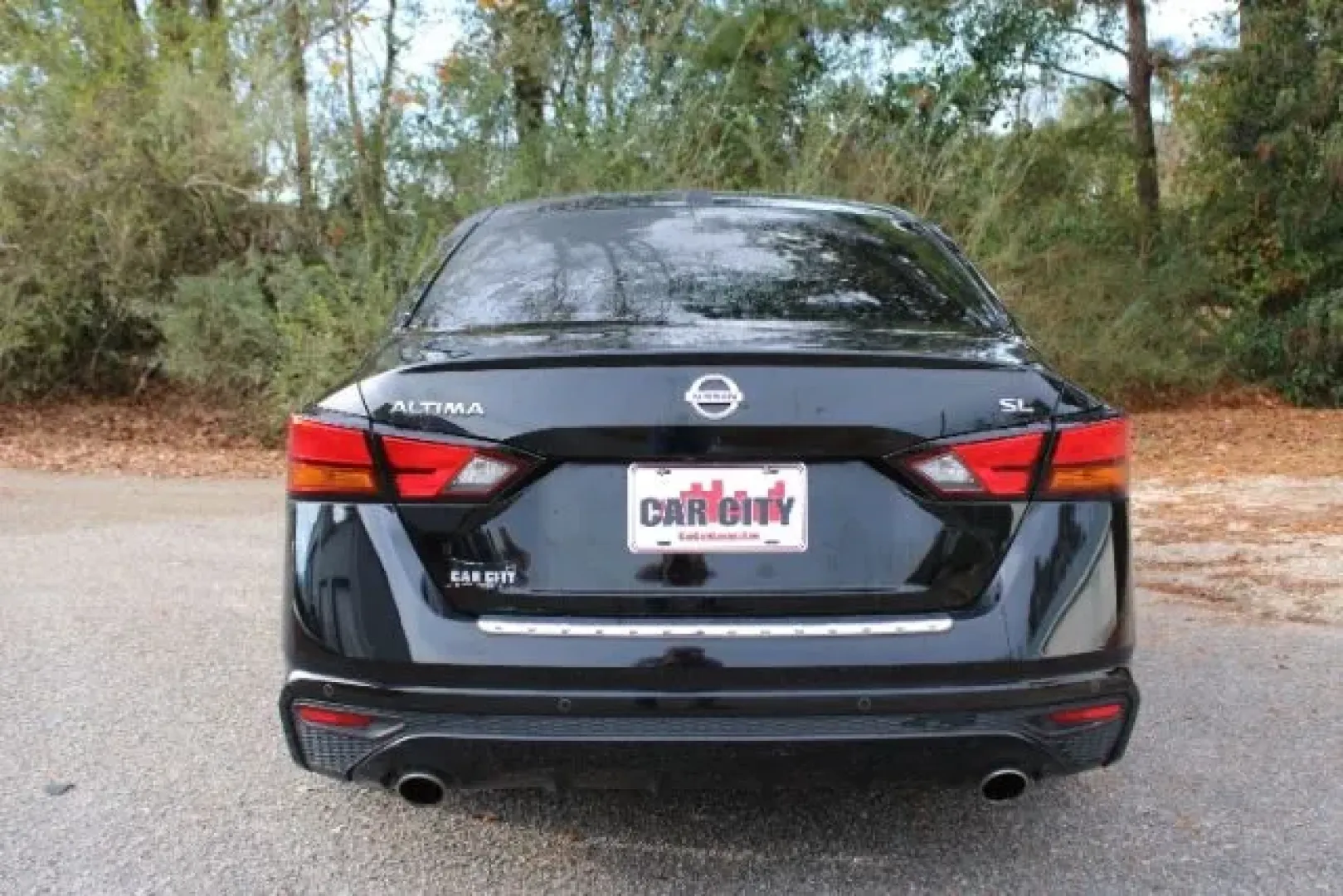 2022 Nissan Altima 2.5 SL (1N4BL4EV0NN) with an 2.5L I-4 gasoline direct injection engine, located at 3598 James B White Hwy South, Whiteville, NC, 28472, (910) 642-3196, 34.294846, -78.732613 - **Elevate Your Daily Commute with the 2022 Nissan Altima 2.5 SL at Car City - Whitesville!**<br /> <br /> Are you in the market for a reliable sedan that seamlessly blends style, comfort, and technology? Look no further than the 2022 Nissan Altima 2.5 SL, available now at Car City - Whitesville, the - Photo#2