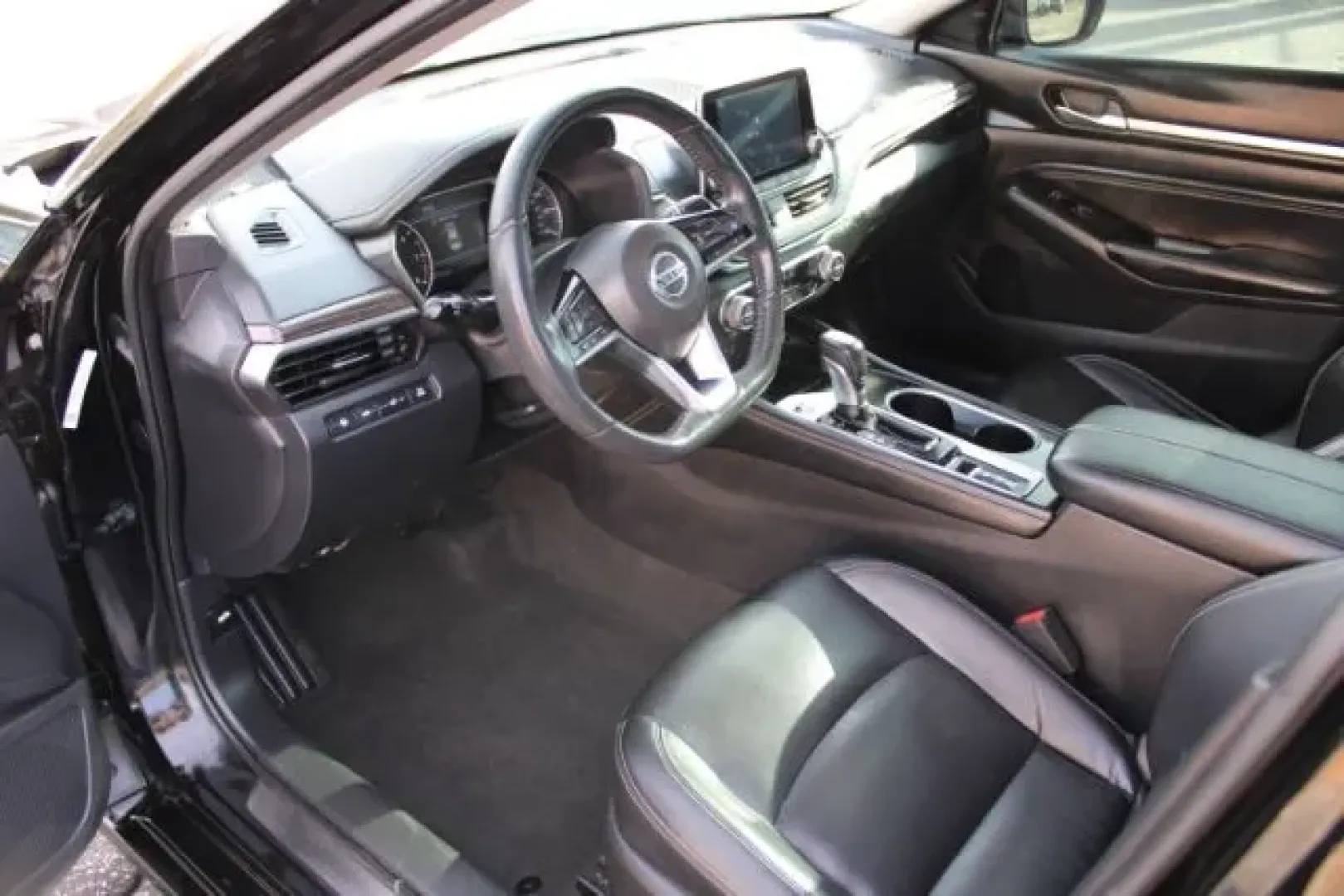 2022 Nissan Altima 2.5 SL (1N4BL4EV0NN) with an 2.5L I-4 gasoline direct injection engine, located at 3598 James B White Hwy South, Whiteville, NC, 28472, (910) 642-3196, 34.294846, -78.732613 - **Elevate Your Daily Commute with the 2022 Nissan Altima 2.5 SL at Car City - Whitesville!**<br /> <br /> Are you in the market for a reliable sedan that seamlessly blends style, comfort, and technology? Look no further than the 2022 Nissan Altima 2.5 SL, available now at Car City - Whitesville, the - Photo#7