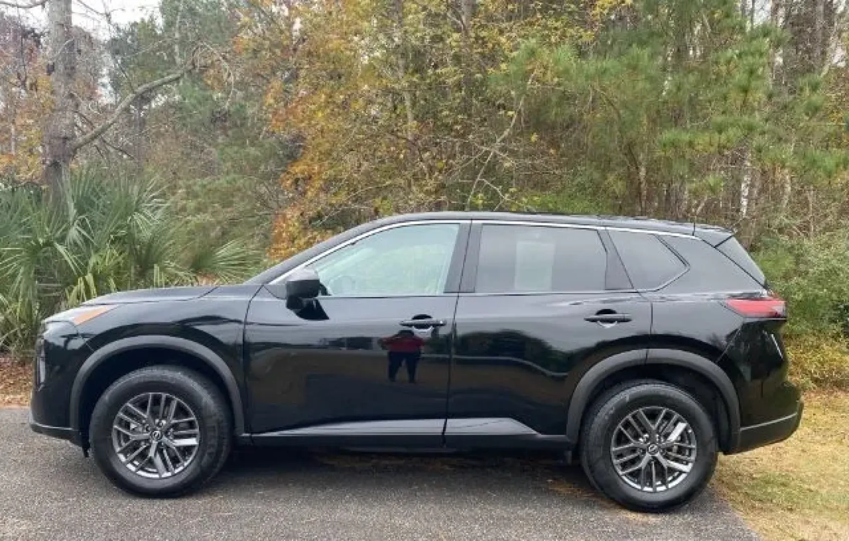 2024 /Charcoal Nissan Rogue S FWD (5N1BT3AA5RC) with an VC-Turbo 1.5L I-3 gasoline direct injection engine, located at 9146 Ocean Hwy West, Calabash, NC, 28467, (910) 579-1110, 33.928635, -78.576157 - ### Discover Your Next Adventure with the 2024 Nissan Rogue at Car City - Calabash!<br /> <br /> Are you searching for the perfect vehicle to elevate your family vacations or weekend getaways? Look no further than this stunning 2024 Nissan Rogue, available now at Car City - Calabash! With its impres - Photo#1