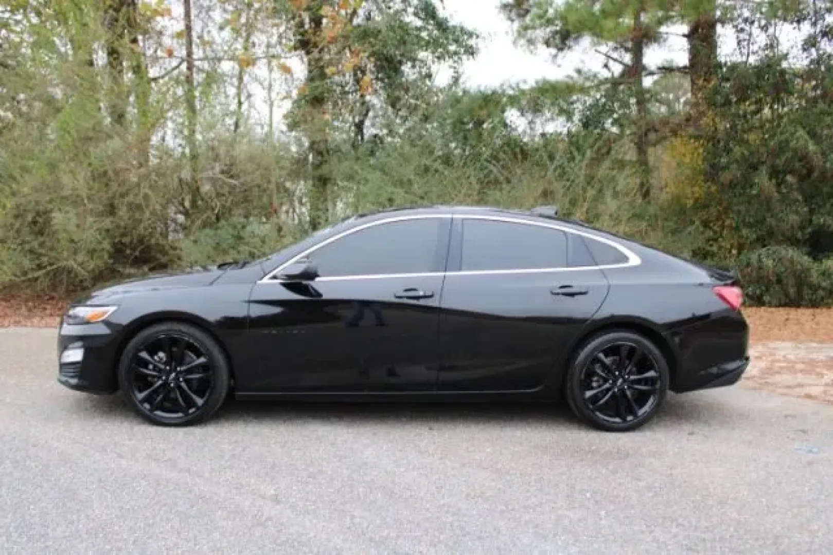 2021 /CHARCOAL CLOTH Chevrolet Malibu LT (1G1ZD5ST4MF) with an 1.5L L4 DOHC 16V engine, 6-Speed Automatic transmission, located at 2761 East Hwy 501, Conway, SC, 29526, (843) 331-1151, 33.781528, -78.989883 - **Drive into Adventure: Your Ideal Family Sedan Awaits!**<br /> <br /> Are you in search of a reliable vehicle that effortlessly blends comfort, safety, and efficiency for your daily commutes or family outings? Look no further than this stunning **2021 Chevrolet Malibu LT**, available now at **Car C - Photo#4
