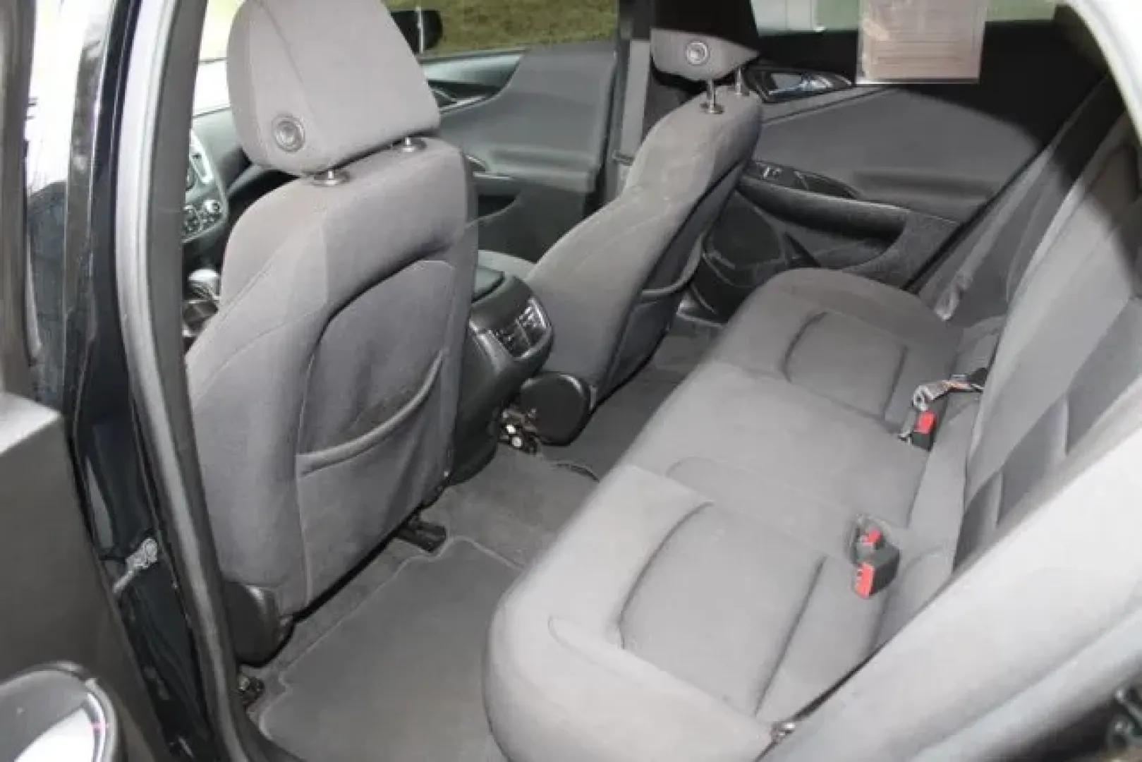 2021 /CHARCOAL CLOTH Chevrolet Malibu LT (1G1ZD5ST4MF) with an 1.5L L4 DOHC 16V engine, 6-Speed Automatic transmission, located at 2761 East Hwy 501, Conway, SC, 29526, (843) 331-1151, 33.781528, -78.989883 - **Drive into Adventure: Your Ideal Family Sedan Awaits!**<br /> <br /> Are you in search of a reliable vehicle that effortlessly blends comfort, safety, and efficiency for your daily commutes or family outings? Look no further than this stunning **2021 Chevrolet Malibu LT**, available now at **Car C - Photo#9