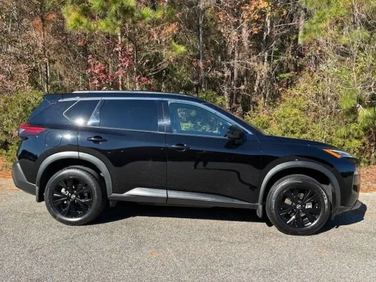 2023 /Charcoal Nissan Rogue SV FWD (JN8BT3BA0PW) with an VC-Turbo 1.5L I-3 gasoline direct injection engine, located at 2761 East Hwy 501, Conway, SC, 29526, (843) 331-1151, 33.781528, -78.989883 - **Discover Your Next Adventure with the 2023 Nissan Rogue SV FWD at Car City - Conway**<br /> <br /> If you're in the market for an SUV that can handle the demands of family life, weekend getaways, or daily commutes, look no further than this 2023 Nissan Rogue SV FWD. This vehicle not only offers ex - Photo#3