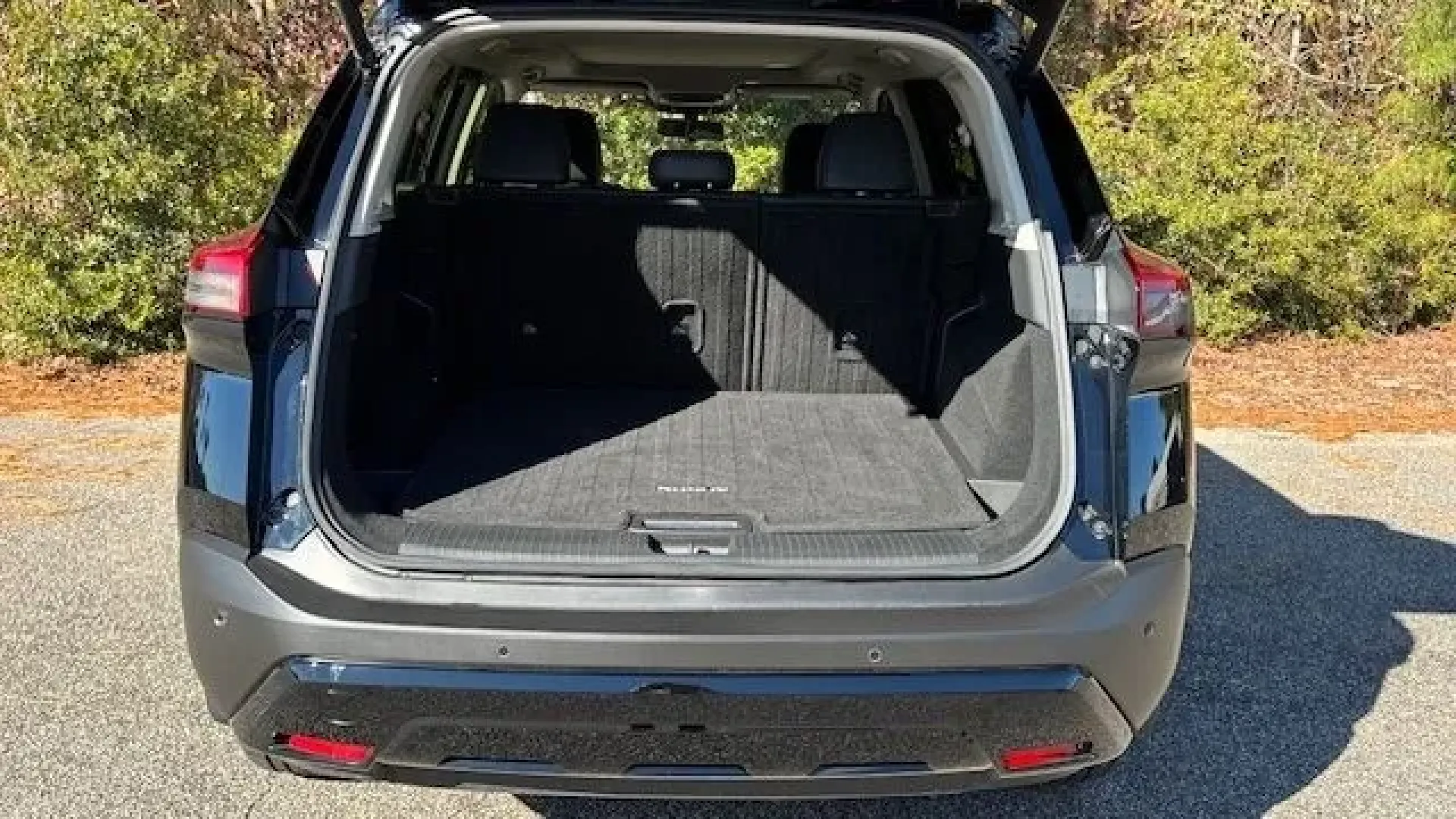 2023 /Charcoal Nissan Rogue SV FWD (JN8BT3BA0PW) with an VC-Turbo 1.5L I-3 gasoline direct injection engine, located at 2761 East Hwy 501, Conway, SC, 29526, (843) 331-1151, 33.781528, -78.989883 - **Discover Your Next Adventure with the 2023 Nissan Rogue SV FWD at Car City - Conway**<br /> <br /> If you're in the market for an SUV that can handle the demands of family life, weekend getaways, or daily commutes, look no further than this 2023 Nissan Rogue SV FWD. This vehicle not only offers ex - Photo#14