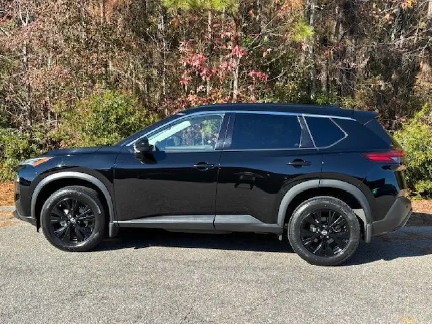 2023 /Charcoal Nissan Rogue SV FWD (JN8BT3BA0PW) with an VC-Turbo 1.5L I-3 gasoline direct injection engine, located at 9146 Ocean Hwy West, Calabash, NC, 28467, (910) 579-1110, 33.928635, -78.576157 - **Discover Your Next Adventure with the 2023 Nissan Rogue SV FWD at Car City - Conway**<br /> <br /> If you're in the market for an SUV that can handle the demands of family life, weekend getaways, or daily commutes, look no further than this 2023 Nissan Rogue SV FWD. This vehicle not only offers ex - Photo#2
