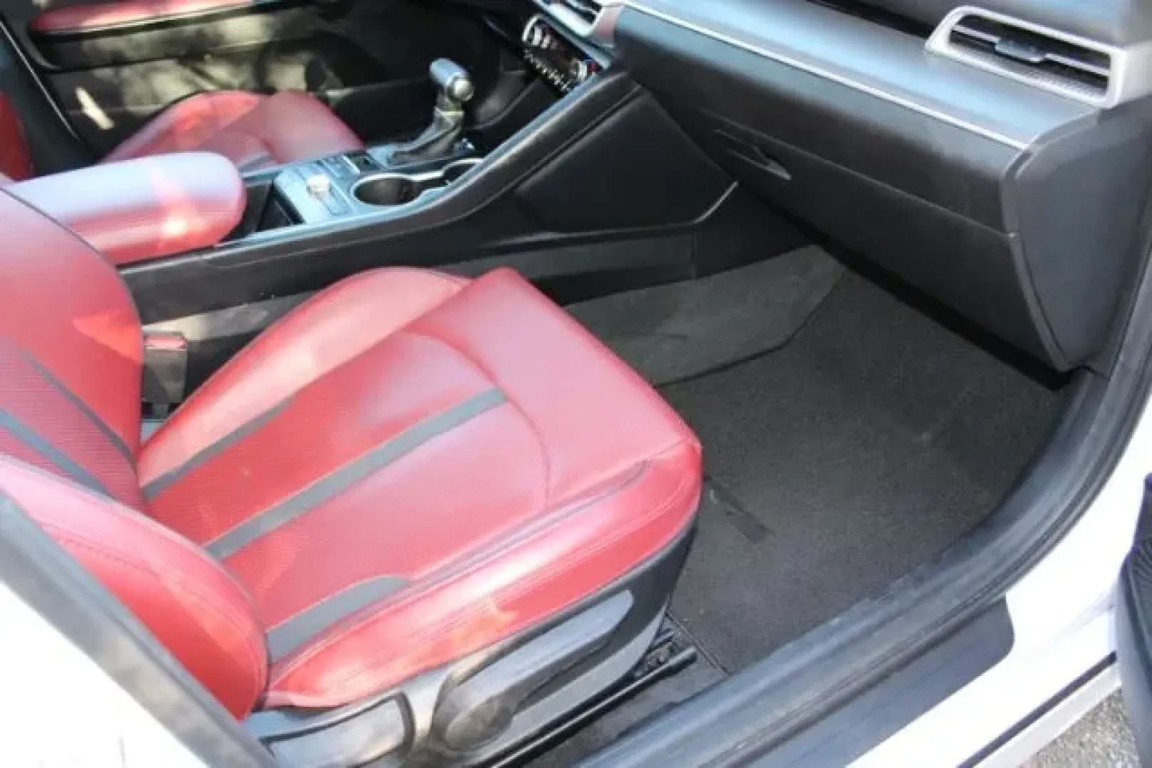 2022 Kia K5 GT-Line (5XXG64J23NG) with an Gamma-II 1.6L I-4 gasoline direct injection engine, located at 3598 James B White Hwy South, Whiteville, NC, 28472, (910) 642-3196, 34.294846, -78.732613 - Are you in the market for a vehicle that perfectly balances style, comfort, and efficiency? Look no further than this stunning 2022 Kia K5 GT-Line available at Car City - Whitesville, located at 3598 James B White Hwy South, Whiteville, NC 28472. This pre-owned sedan is designed for modern lifestyle - Photo#11