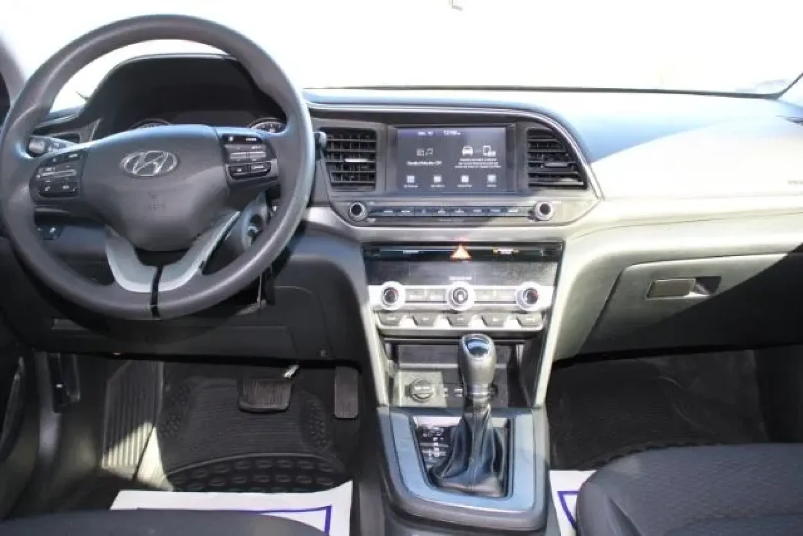 2020 /CHARCOAL CLOTH Hyundai Elantra SEL (5NPD84LF4LH) with an 1.8L L4 DOHC 16V engine, 6-Speed Automatic transmission, located at 2761 East Hwy 501, Conway, SC, 29526, (843) 331-1151, 33.781528, -78.989883 - **Discover the Perfect Commuter Companion with This 2020 Hyundai Elantra SEL at Car City - Conway!**<br /> <br /> Are you in the market for an affordable used car that delivers comfort, efficiency, and style? Look no further than this stunning 2020 Hyundai Elantra SEL, a sedan that blends functional - Photo#6