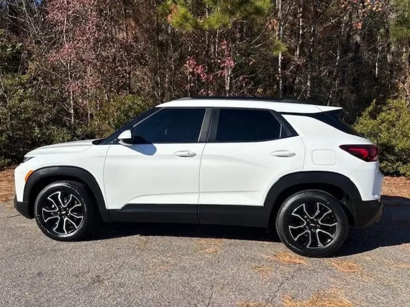 2022 /Jet Black w/Arizona Accents Chevrolet Trailblazer ACTIV (KL79MVSL7NB) with an 1.3L L3 DOHC 12V engine, 9-Speed Automatic transmission, located at 2761 East Hwy 501, Conway, SC, 29526, (843) 331-1151, 33.781528, -78.989883 - **Elevate Your Adventures with the 2022 Chevrolet Trailblazer ACTIV!** <br /> <br /> Are you ready to explore the open road or tackle the daily commute with style and confidence? The 2022 Chevrolet Trailblazer ACTIV is your perfect companion for weekend getaways and family outings, making every jour - Photo#2