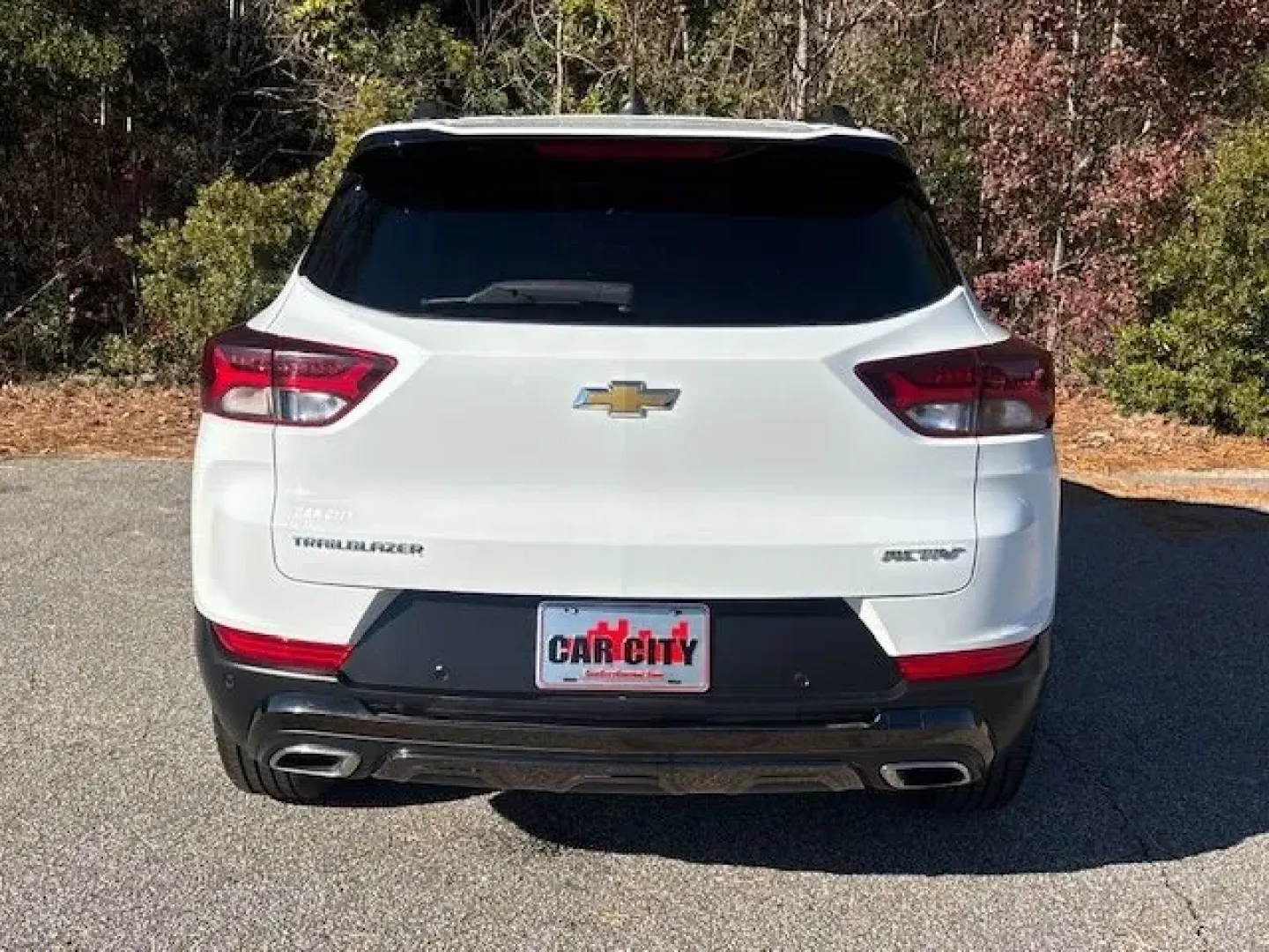 2022 /Jet Black w/Arizona Accents Chevrolet Trailblazer ACTIV (KL79MVSL7NB) with an 1.3L L3 DOHC 12V engine, 9-Speed Automatic transmission, located at 2761 East Hwy 501, Conway, SC, 29526, (843) 331-1151, 33.781528, -78.989883 - **Elevate Your Adventures with the 2022 Chevrolet Trailblazer ACTIV!** <br /> <br /> Are you ready to explore the open road or tackle the daily commute with style and confidence? The 2022 Chevrolet Trailblazer ACTIV is your perfect companion for weekend getaways and family outings, making every jour - Photo#5