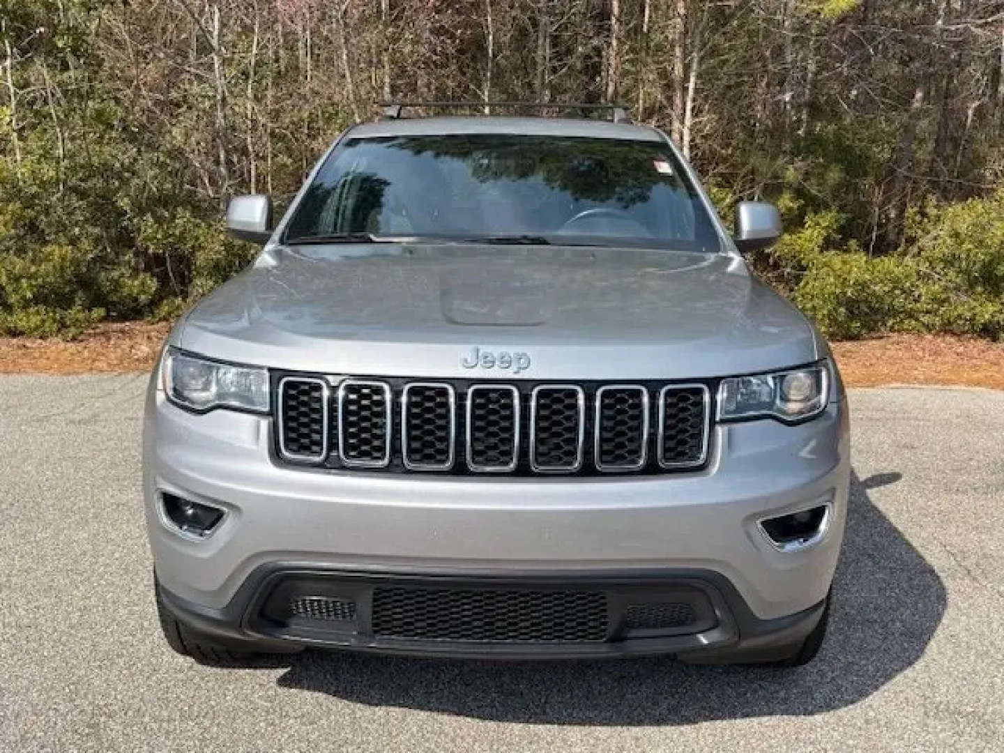 2017 /Black, cloth Jeep Grand Cherokee Laredo 4WD (1C4RJFAG7HC) with an 3.6L V6 DOHC 24V engine, 8-Speed Automatic transmission, located at 2761 East Hwy 501, Conway, SC, 29526, (843) 331-1151, 33.781528, -78.989883 - Need an SUV that can handle school drop-offs in the morning, a long commute down Hwy 501, and a last-minute beach run to Myrtle Beach on the weekend? This 2017 Jeep Grand Cherokee Laredo 4WD is built for real-life Carolina schedules-comfortable, confident in changing weather, and ready for road trip - Photo#4