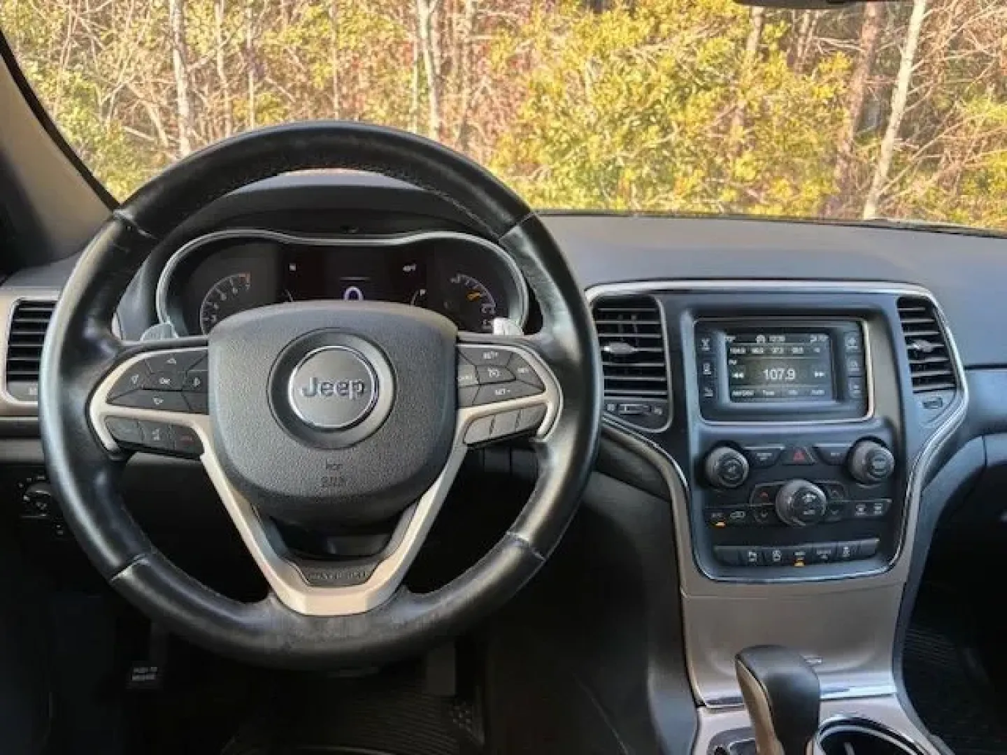 2017 /Black, cloth Jeep Grand Cherokee Laredo 4WD (1C4RJFAG7HC) with an 3.6L V6 DOHC 24V engine, 8-Speed Automatic transmission, located at 2761 East Hwy 501, Conway, SC, 29526, (843) 331-1151, 33.781528, -78.989883 - Need an SUV that can handle school drop-offs in the morning, a long commute down Hwy 501, and a last-minute beach run to Myrtle Beach on the weekend? This 2017 Jeep Grand Cherokee Laredo 4WD is built for real-life Carolina schedules-comfortable, confident in changing weather, and ready for road trip - Photo#7