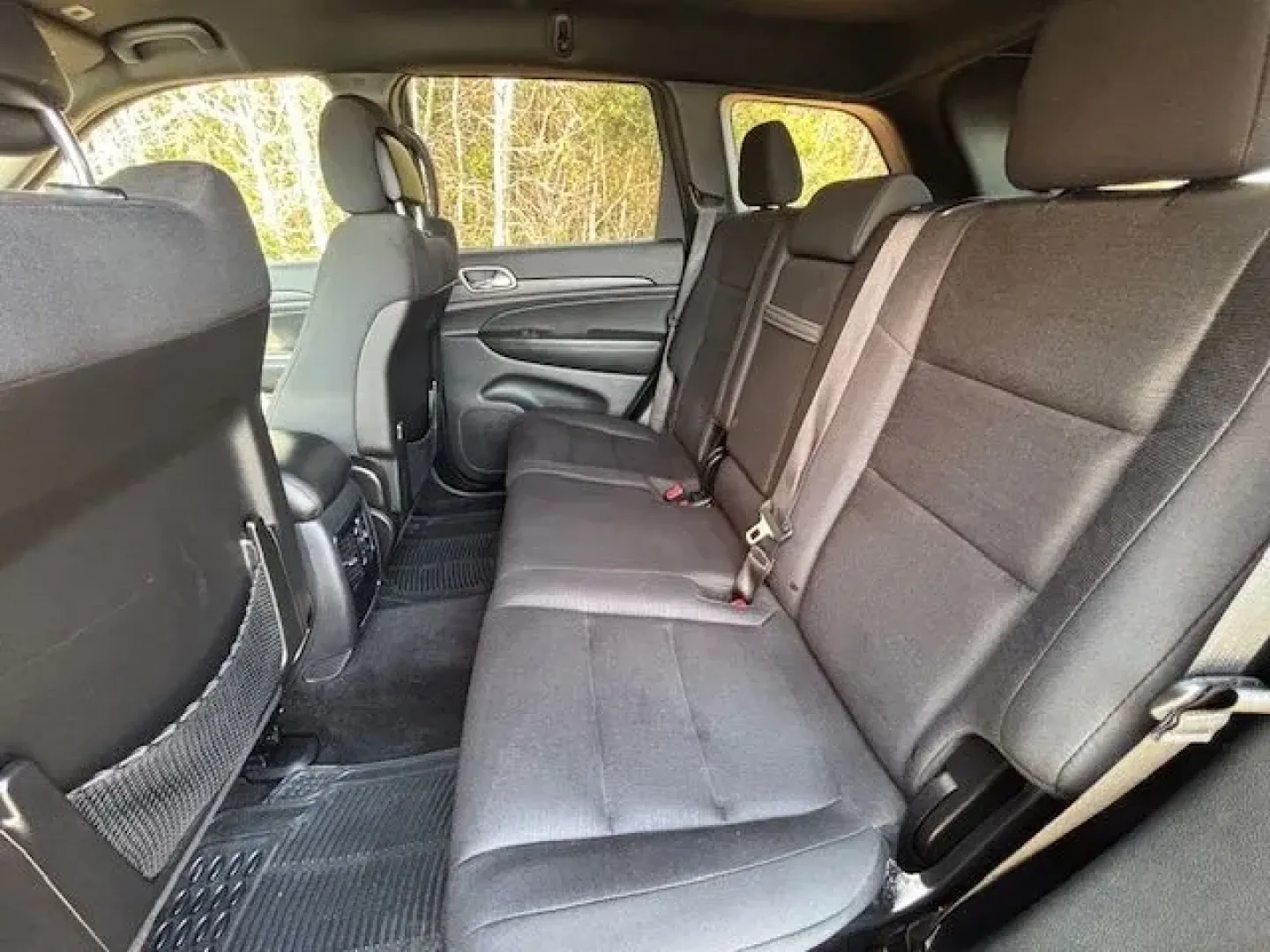 2017 /Black, cloth Jeep Grand Cherokee Laredo 4WD (1C4RJFAG7HC) with an 3.6L V6 DOHC 24V engine, 8-Speed Automatic transmission, located at 2761 East Hwy 501, Conway, SC, 29526, (843) 331-1151, 33.781528, -78.989883 - Need an SUV that can handle school drop-offs in the morning, a long commute down Hwy 501, and a last-minute beach run to Myrtle Beach on the weekend? This 2017 Jeep Grand Cherokee Laredo 4WD is built for real-life Carolina schedules-comfortable, confident in changing weather, and ready for road trip - Photo#11