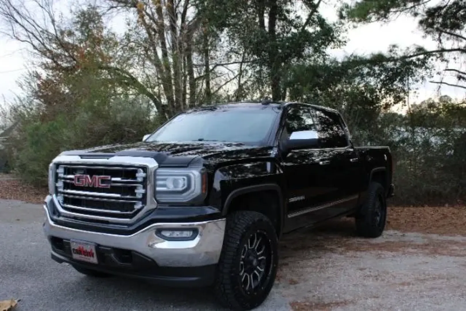 2016 GMC Sierra 1500 SLT (3GTU2NECXGG) with an EcoTec3 6.2L V-8 gasoline direct injection engine, located at 3598 James B White Hwy South, Whiteville, NC, 28472, (910) 642-3196, 34.294846, -78.732613 - **Unleash Your Adventurous Spirit with the 2016 GMC Sierra 1500 SLT Perfect for Weekend Getaways or Daily Commutes!**<br /> <br /> If you're searching for a vehicle that can seamlessly transition from the rigors of daily life to the thrill of weekend adventures, look no further than the 2016 GMC Si - Photo#0