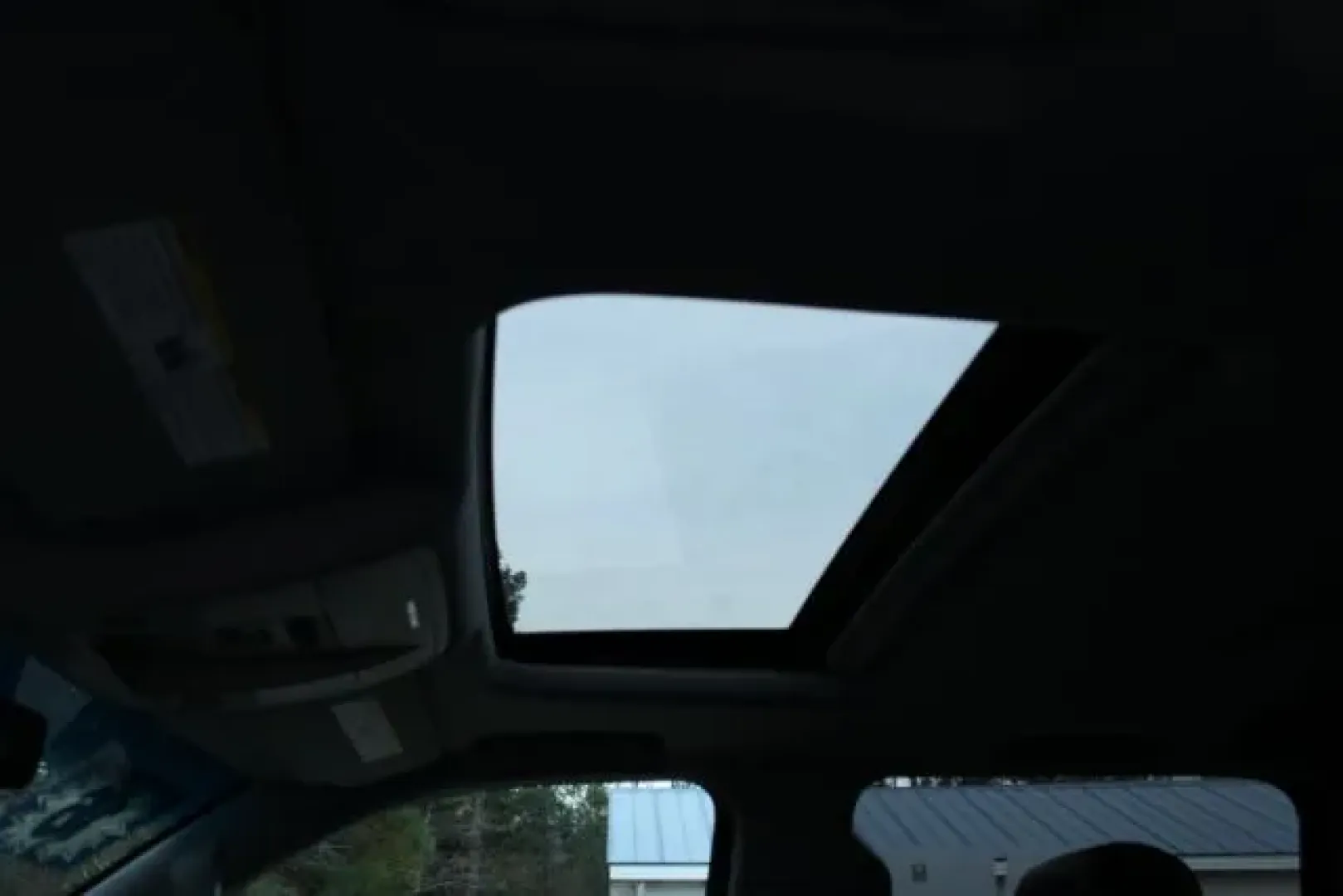 2016 GMC Sierra 1500 SLT (3GTU2NECXGG) with an EcoTec3 6.2L V-8 gasoline direct injection engine, located at 2761 East Hwy 501, Conway, SC, 29526, (843) 331-1151, 33.781528, -78.989883 - **Unleash Your Adventurous Spirit with the 2016 GMC Sierra 1500 SLT Perfect for Weekend Getaways or Daily Commutes!**<br /> <br /> If you're searching for a vehicle that can seamlessly transition from the rigors of daily life to the thrill of weekend adventures, look no further than the 2016 GMC Si - Photo#9