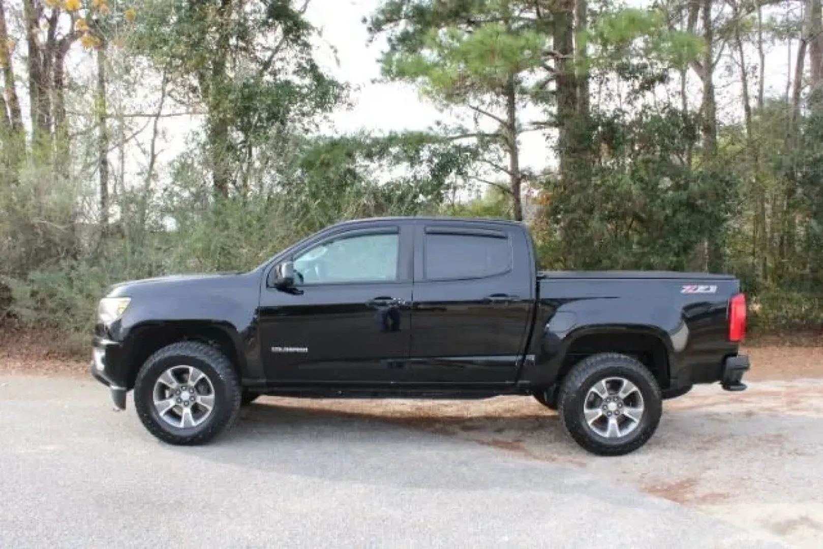 2017 Chevrolet Colorado Z71 (1GCGSDEN7H1) with an Other engine, located at 3598 James B White Hwy South, Whiteville, NC, 28472, (910) 642-3196, 34.294846, -78.732613 - **Embrace Adventure with the 2017 Chevrolet Colorado Z71 at Car City - Whitesville!**<br /> <br /> If you're a weekend warrior or a growing family seeking versatility, the 2017 Chevrolet Colorado Z71 is a perfect match for your active lifestyle! This robust pickup truck is designed to handle everyth - Photo#4